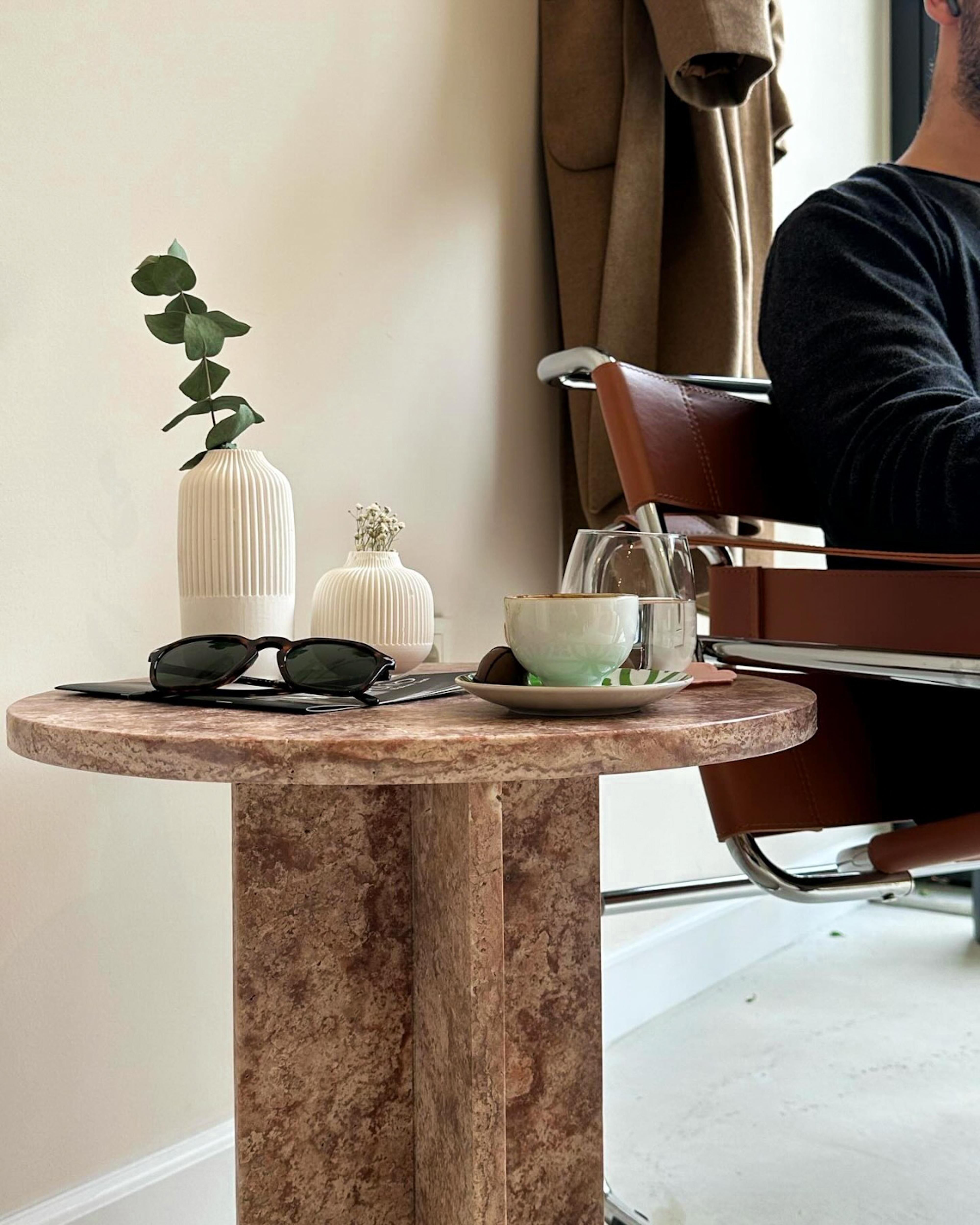 Red Travertine SIDE TABLE & COFFEE TABLE

Type of Marble: Red Travertine
Dimensions: 15