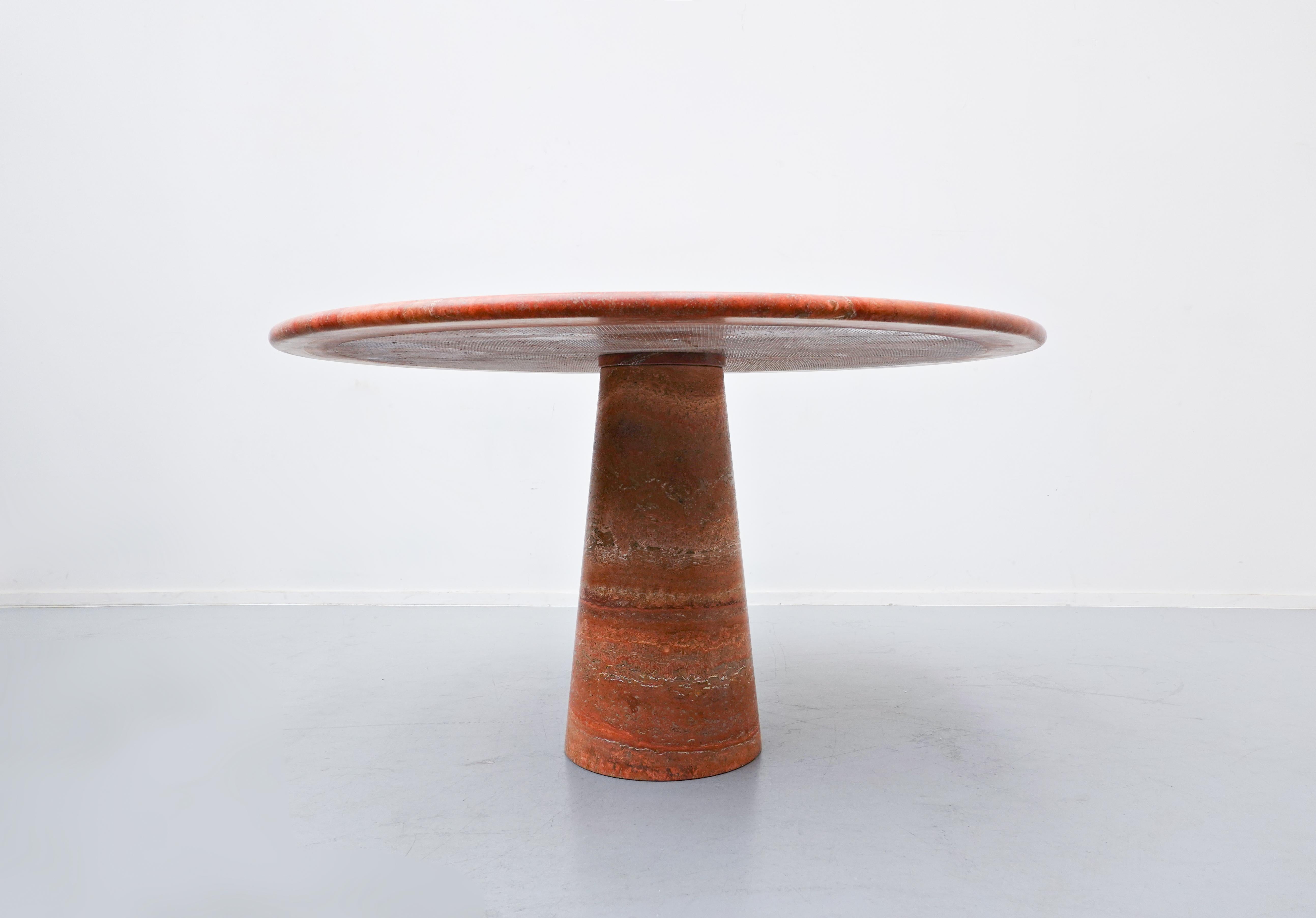 Italian Red Travertine Dining Table in Style of Angelo Mangiarotti - 1970s
Mid-Century Modern dining table. 