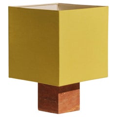 Lampada da tavolo media Roma 1 Square in travertino rosso di NASSI