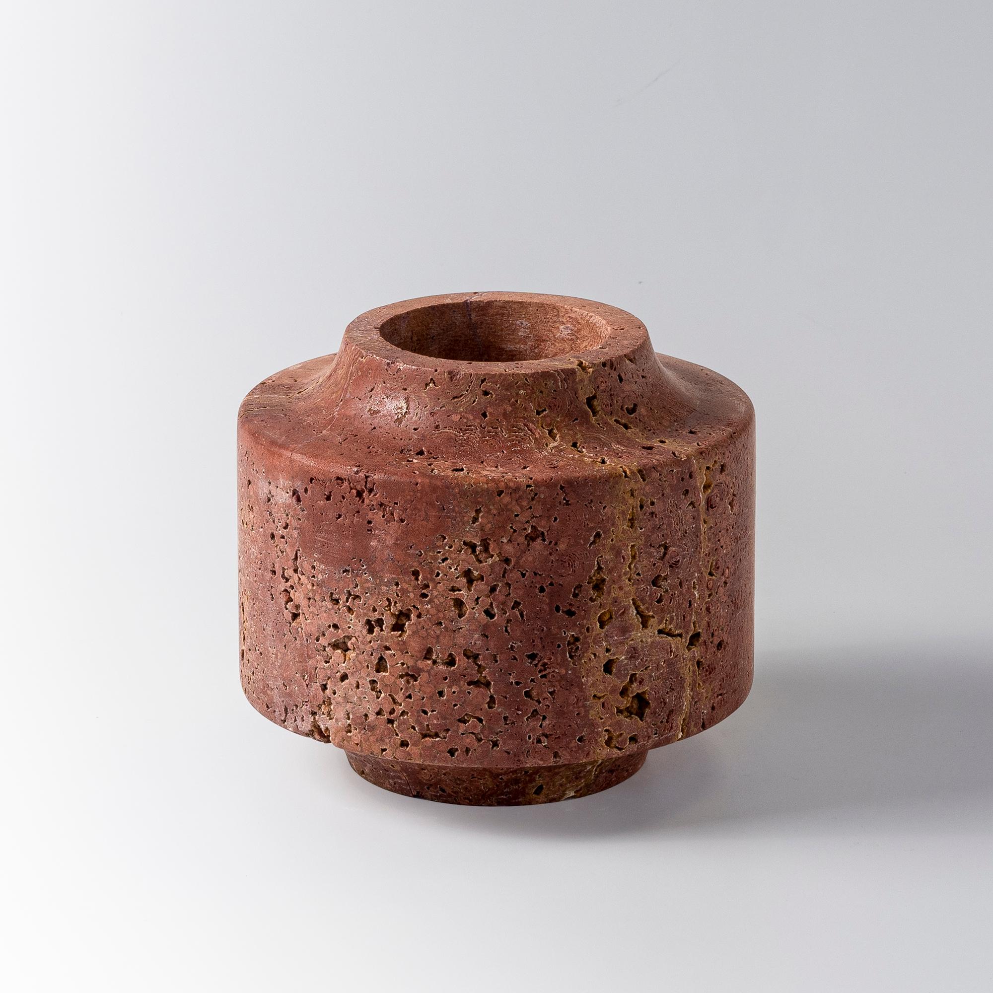 Red Travertine Pot by Etamorph
Dimensions: Ø 13 x H 12 cm.
Materials: Red Travertine.

Available in different stone options. Please contact us. 

ETAMORPH is a NYC-based design boutique studio specializing in contemporary objects, custom furniture
