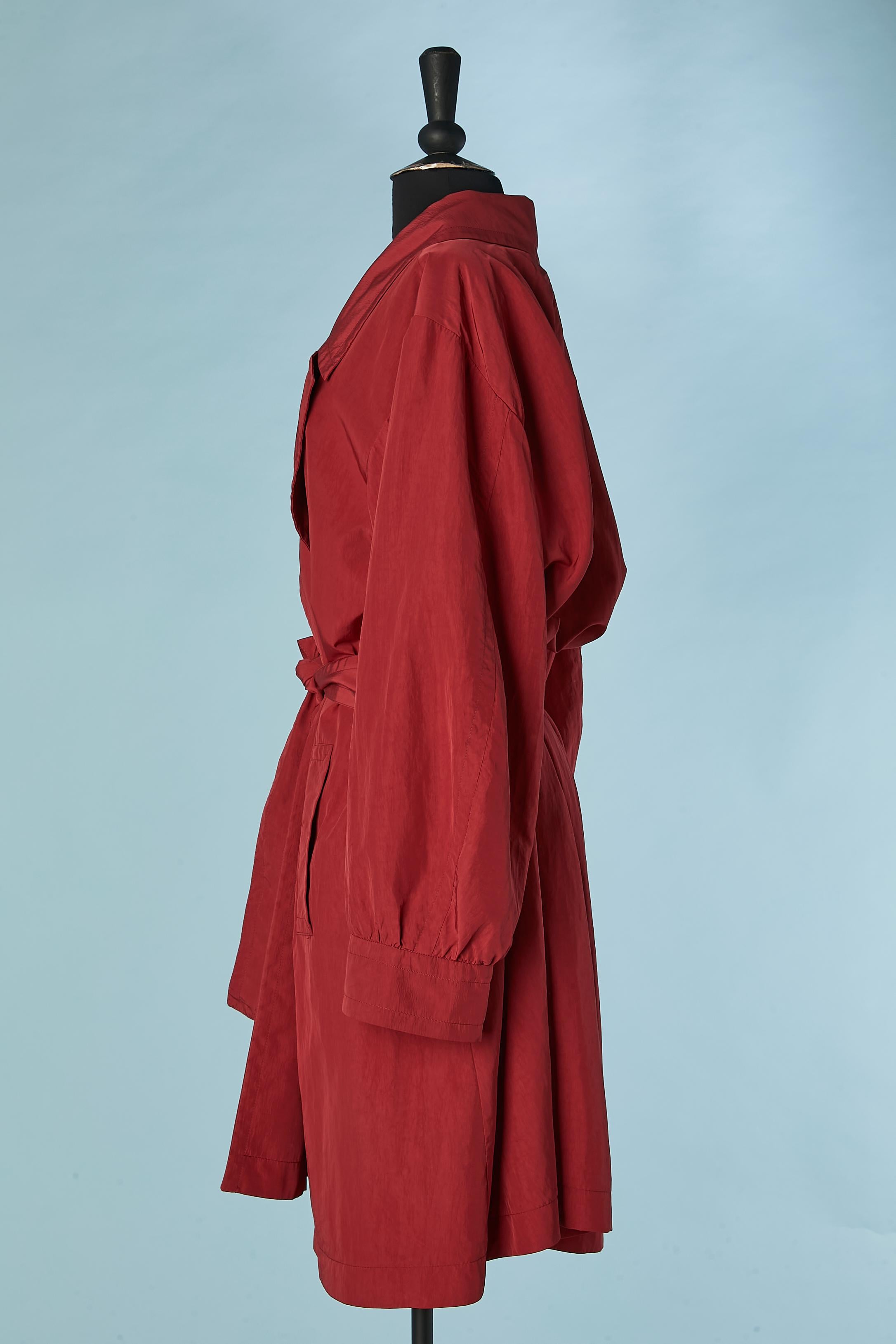 Trench rosso con cintura Yves Saint Laurent Variante In condizioni ottime in vendita a Saint-Ouen-Sur-Seine, FR