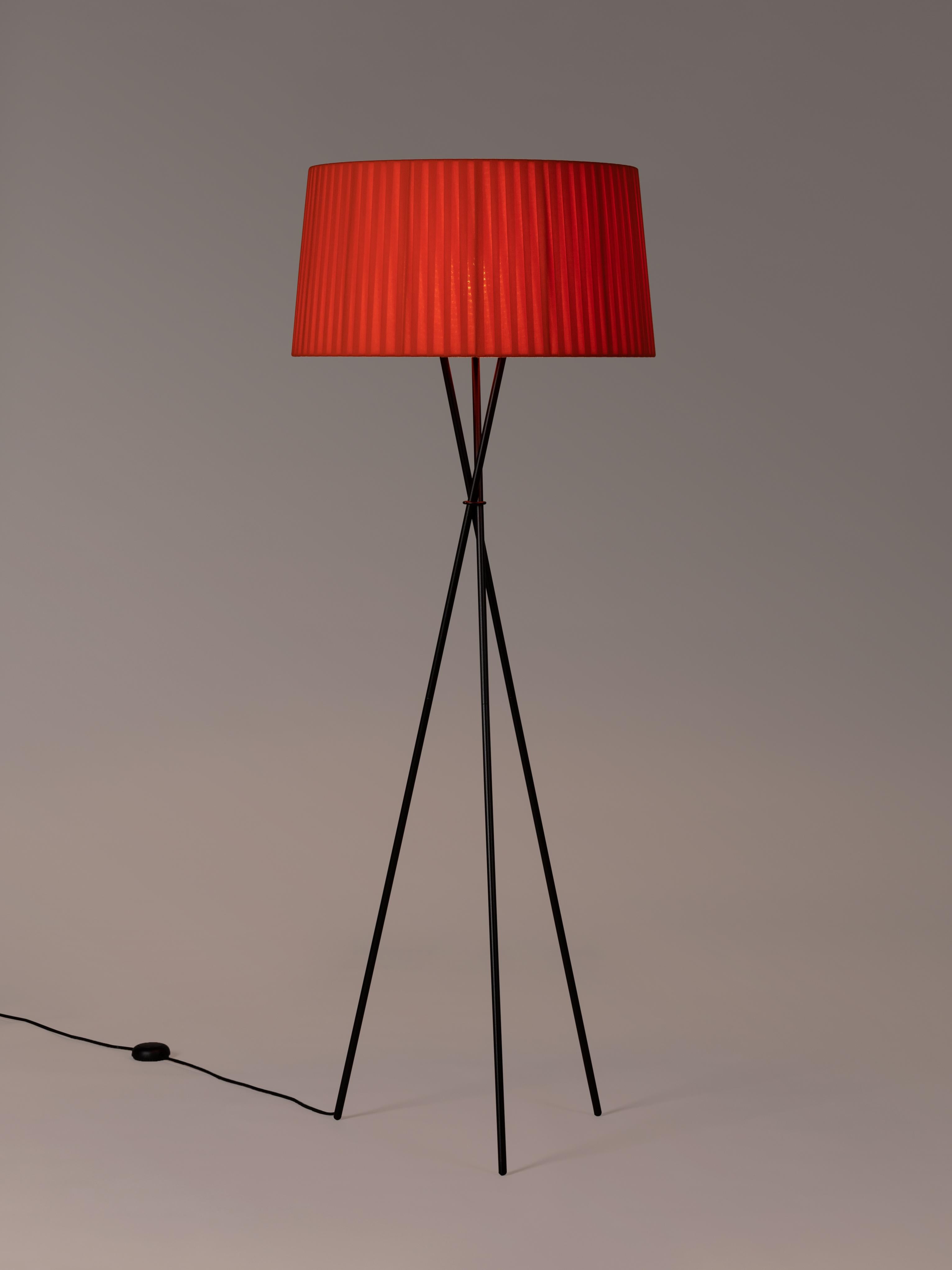 Modern Red Trípode G5 Floor Lamp by Santa & Cole For Sale