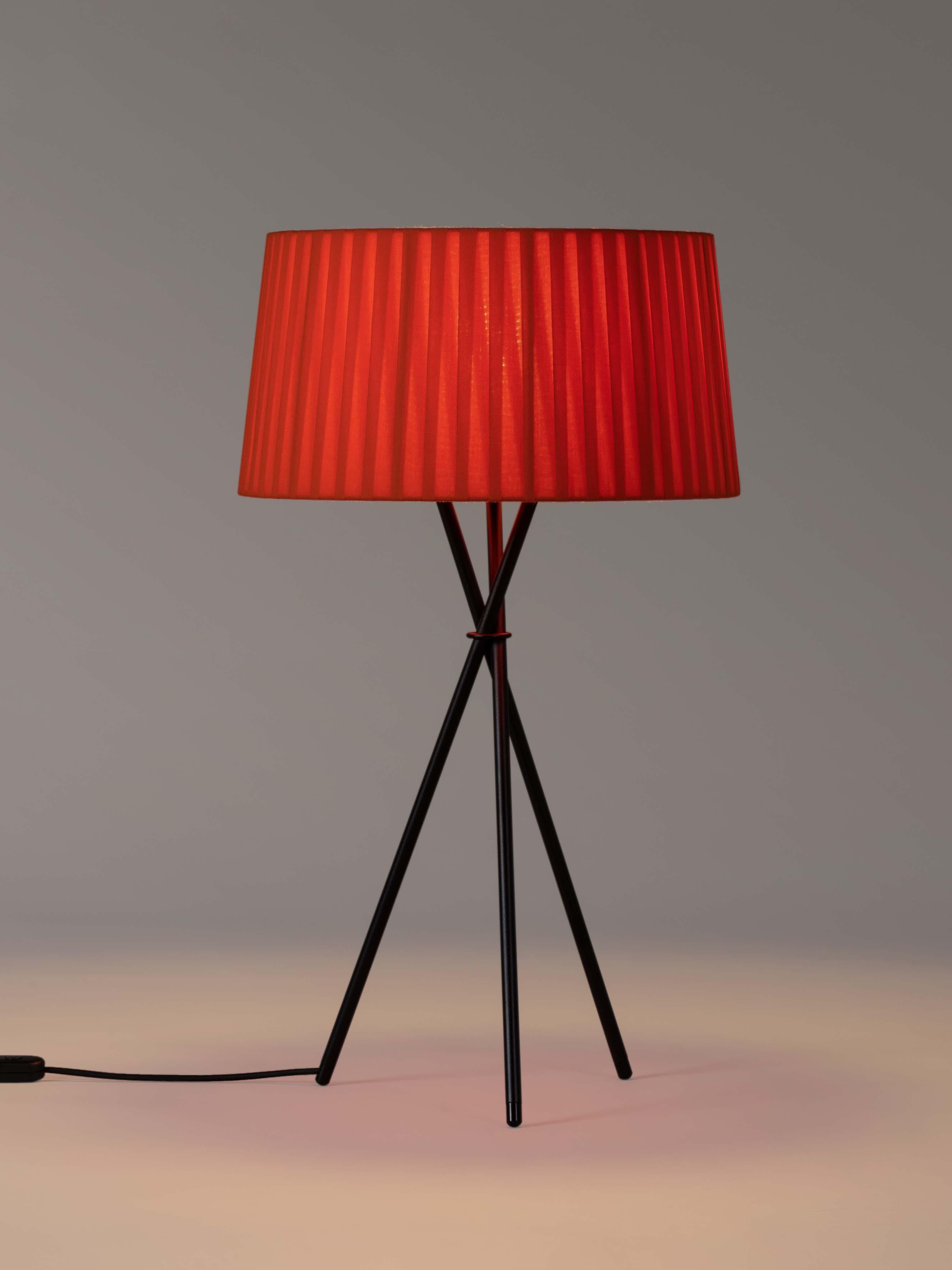 Modern Red Trípode G6 Table Lamp by Santa & Cole For Sale