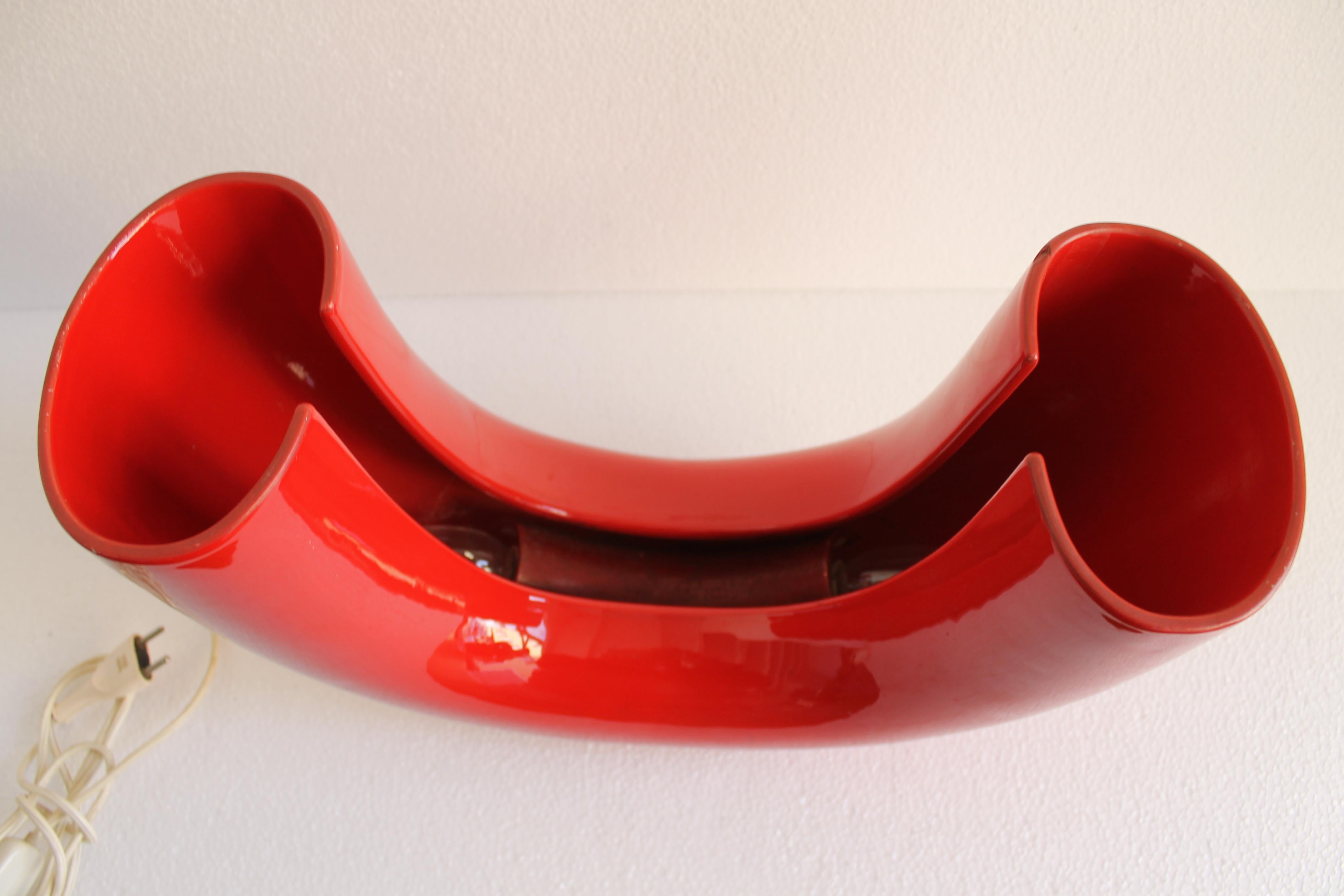 Rote Röhren-Tischlampe von Tomoko Tsuboi Ponzio für   Franco Pozzi, Italien 1968 (Italienisch) im Angebot