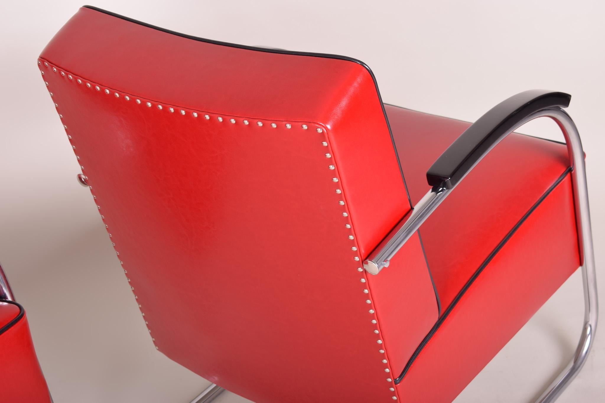 20th Century Red Tubular Steel Cantilever Chrome Armchair, High Quality Leather, 1930s