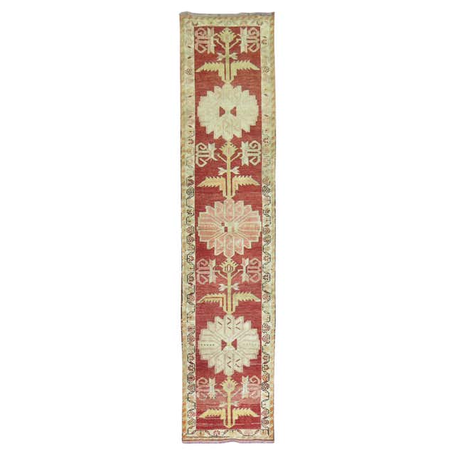 Gothic Revival Rugs and Carpets - 6 For Sale at 1stDibs