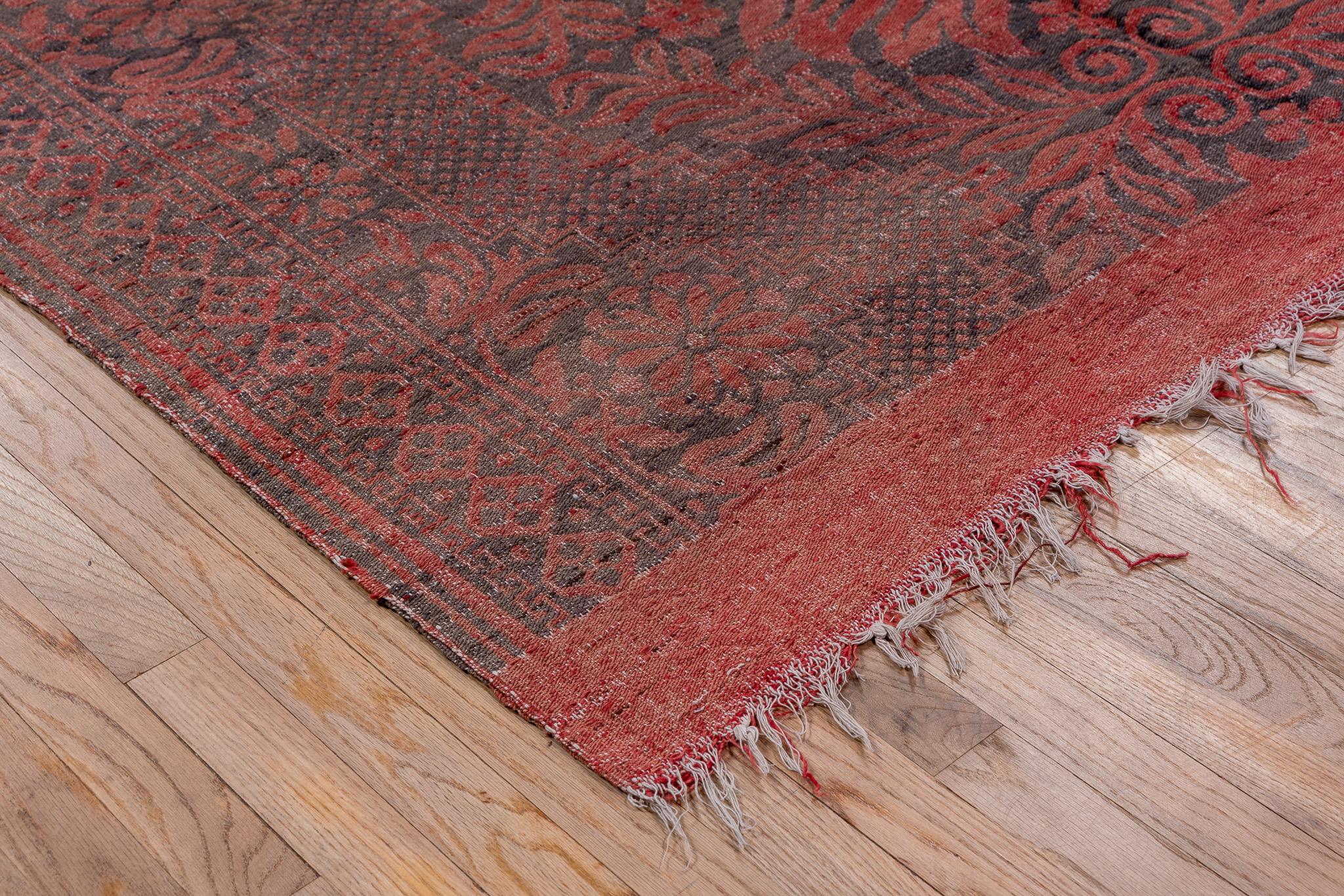 Rotes türkisches Flachgewebe des 20. Jahrhunderts, antik, ca. 1940 (Mitte des 20. Jahrhunderts) im Angebot