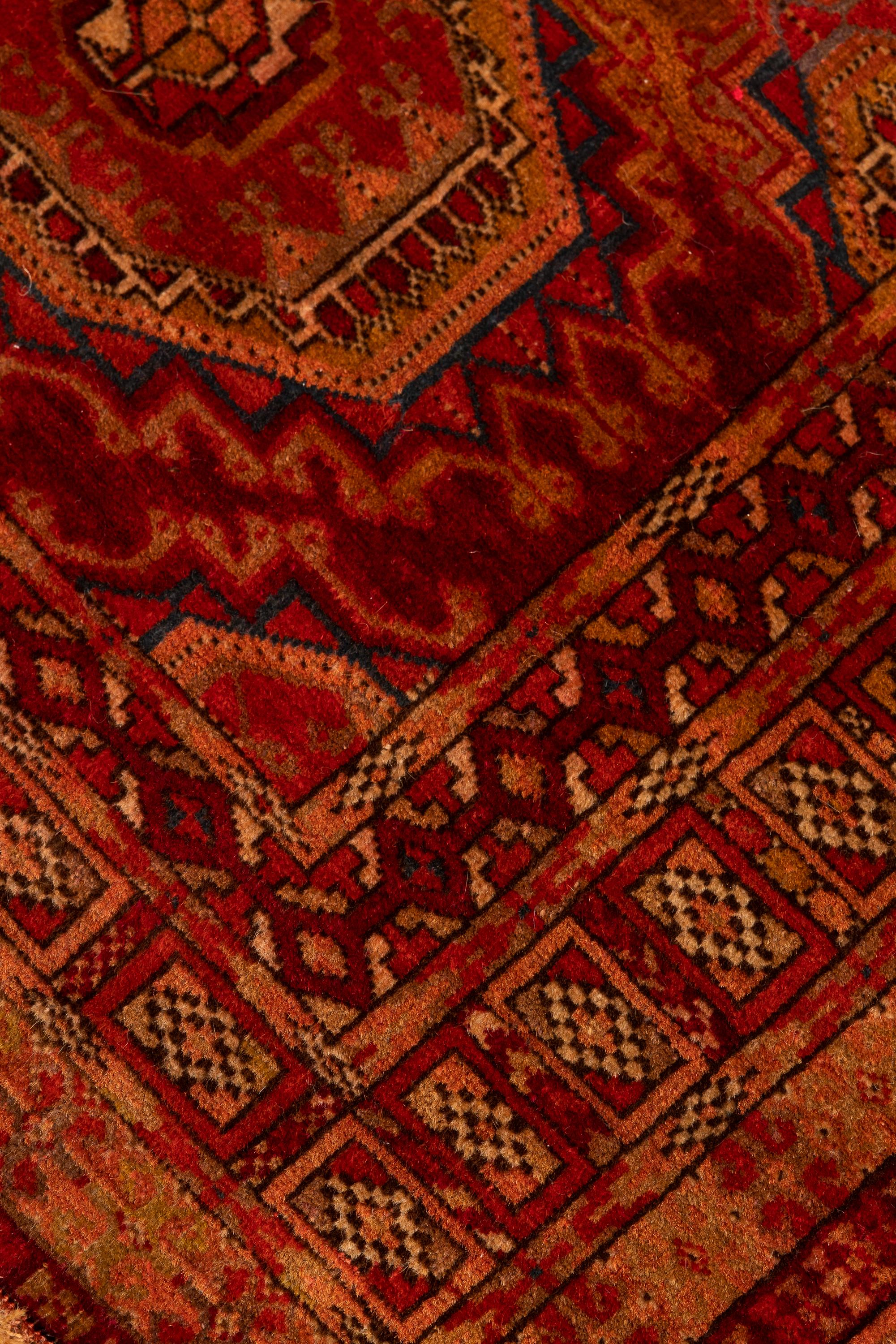 Alfombra turcomana roja de Bujara Anudado a mano en venta