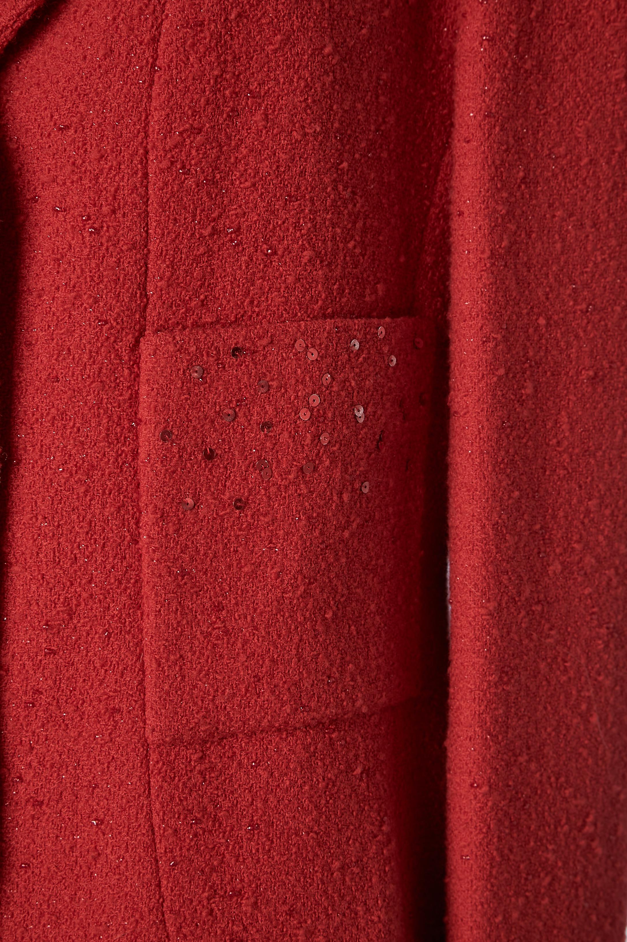 Veste à simple boutonnage en tweed rouge avec doublure de marque de soie et sequins Chanel  Excellent état - En vente à Saint-Ouen-Sur-Seine, FR