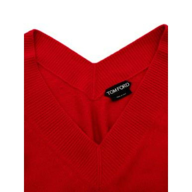 Women's red v-neck cashmere jumper For Sale