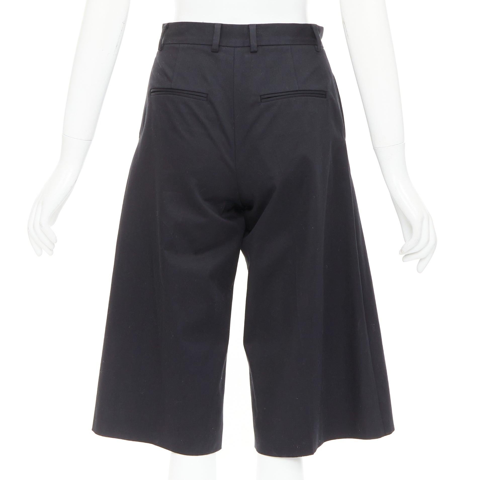 RED VALENTINO - Pantalon bermuda taille haute en coton mélangé noir IT38 XS en vente 1