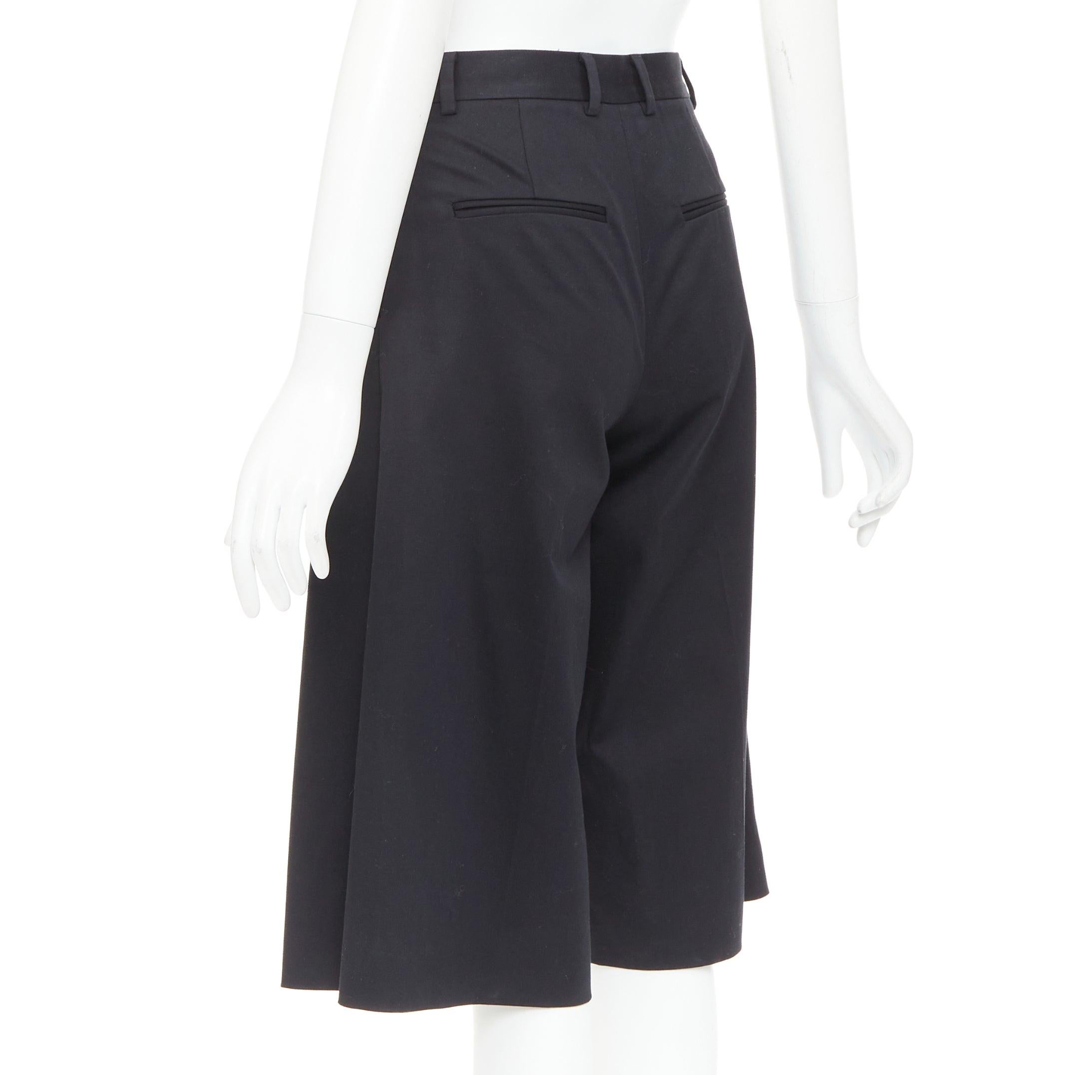 RED VALENTINO - Pantalon bermuda taille haute en coton mélangé noir IT38 XS en vente 2