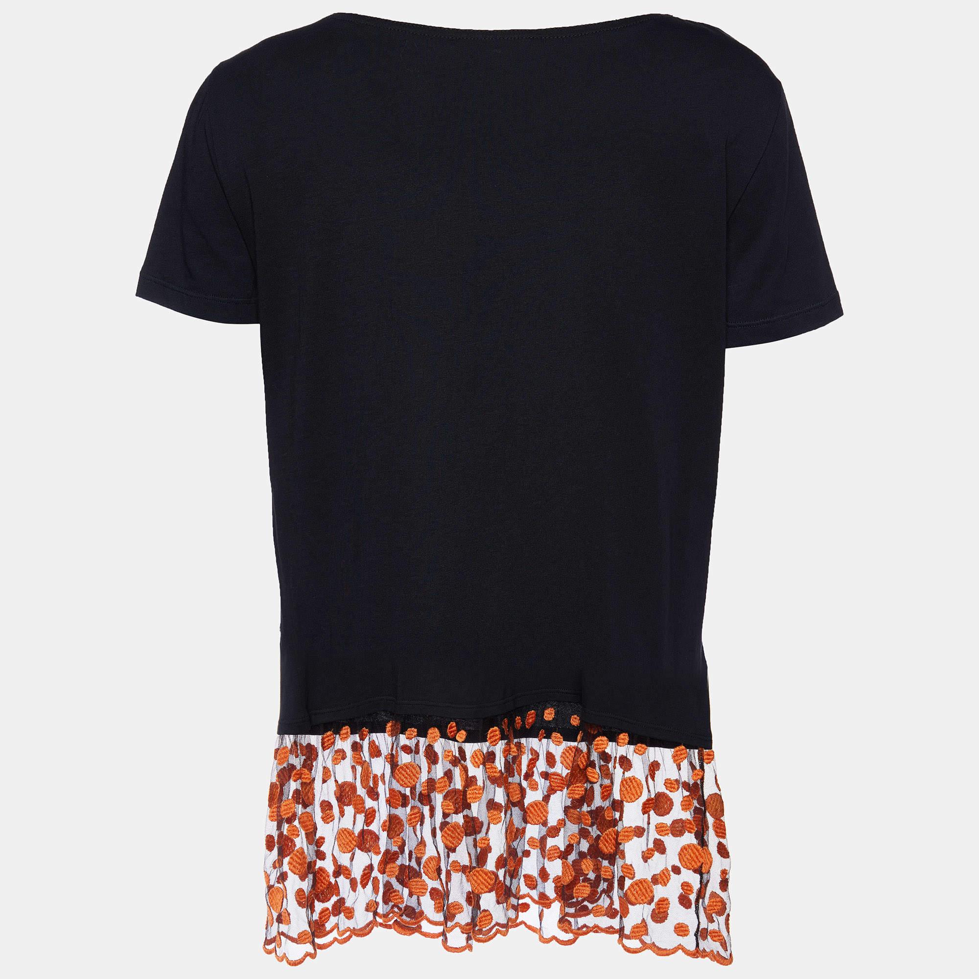 Eleganza quotidiana con questo top da donna di Valentino. Meticolosamente su misura e senza sforzo chic, è un capo versatile per il guardaroba.