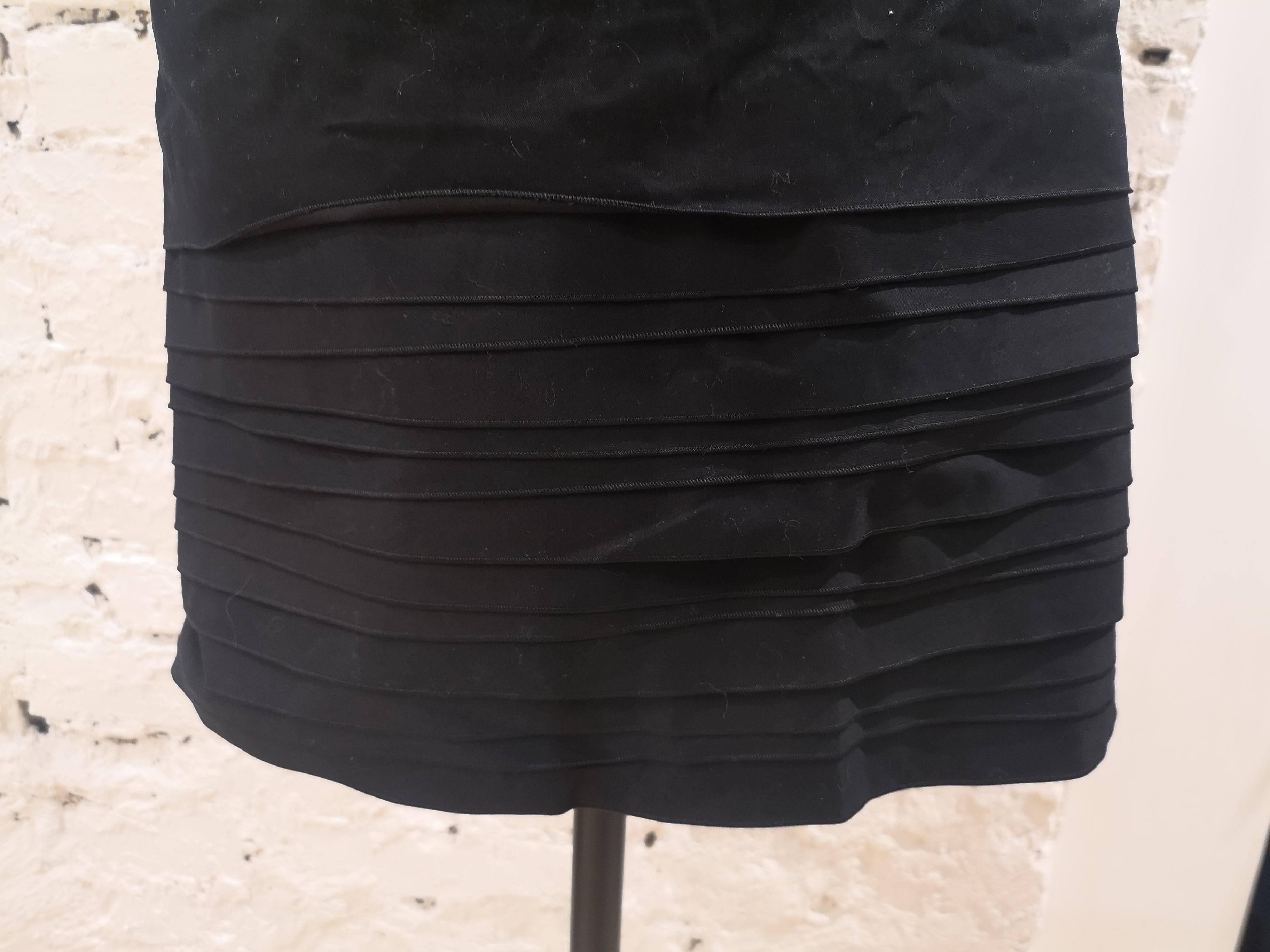 Jupe en coton noir rouge Valentino Bon état - En vente à Capri, IT