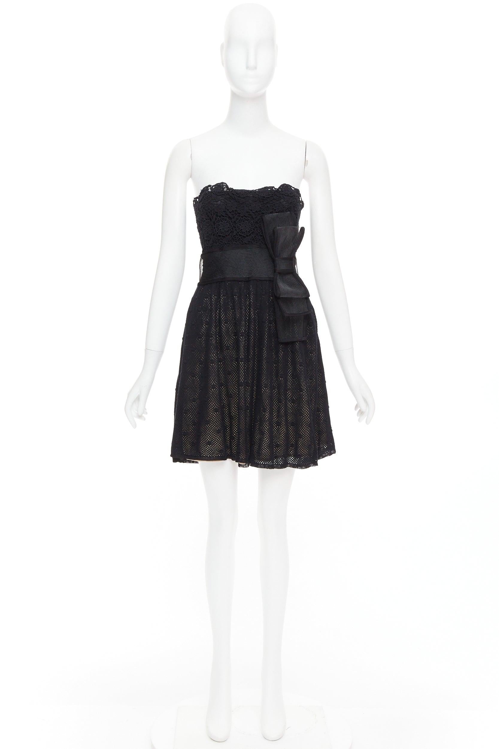 RED VALENTINO vestido sin tirantes negro de encaje con lazo rígido adornado en venta 5
