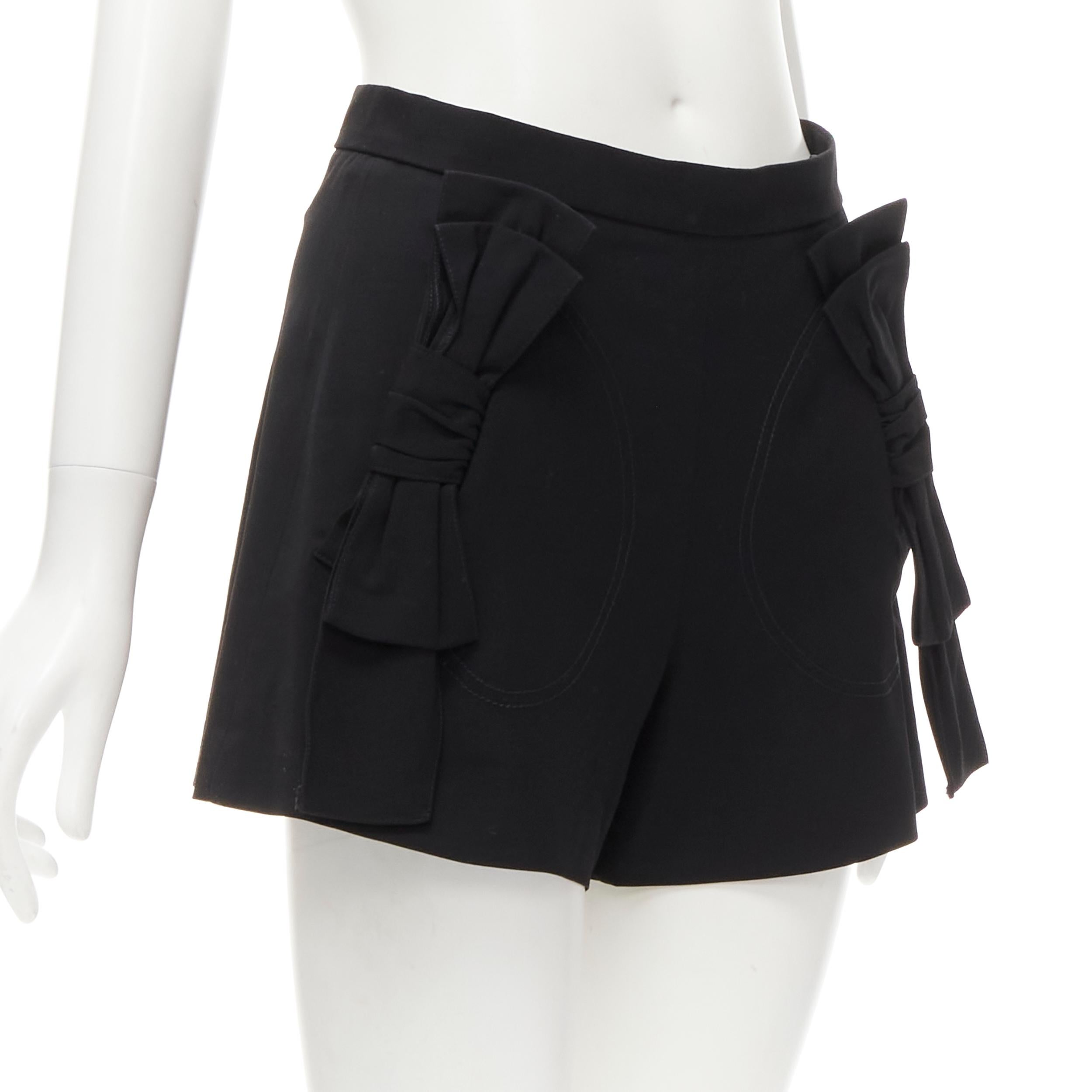 RED VALENTINO black viscose virgin wool XL bow high waist shorts IT38 XS
Reference: AAWC/A00369
Brand: Red Valentino
Designer: Pier Paolo Piccioli
Material: Viscose, Virgin Wool
Color: Black
Pattern: Solid
Closure: Zip
Extra Details: Zip back