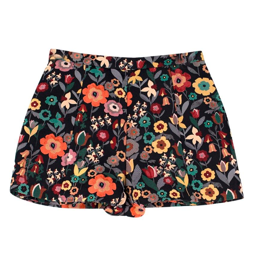 Red Valentino Floral Jacquard Skorts
 
 - Multi-coloured skorts
 - Lightweight
 - Floral jacquard
 - Ruched waist
 - Left side zip fastening
 - Front side pockets
 
 Please note, these items are pre-owned and may show some signs of storage, even
