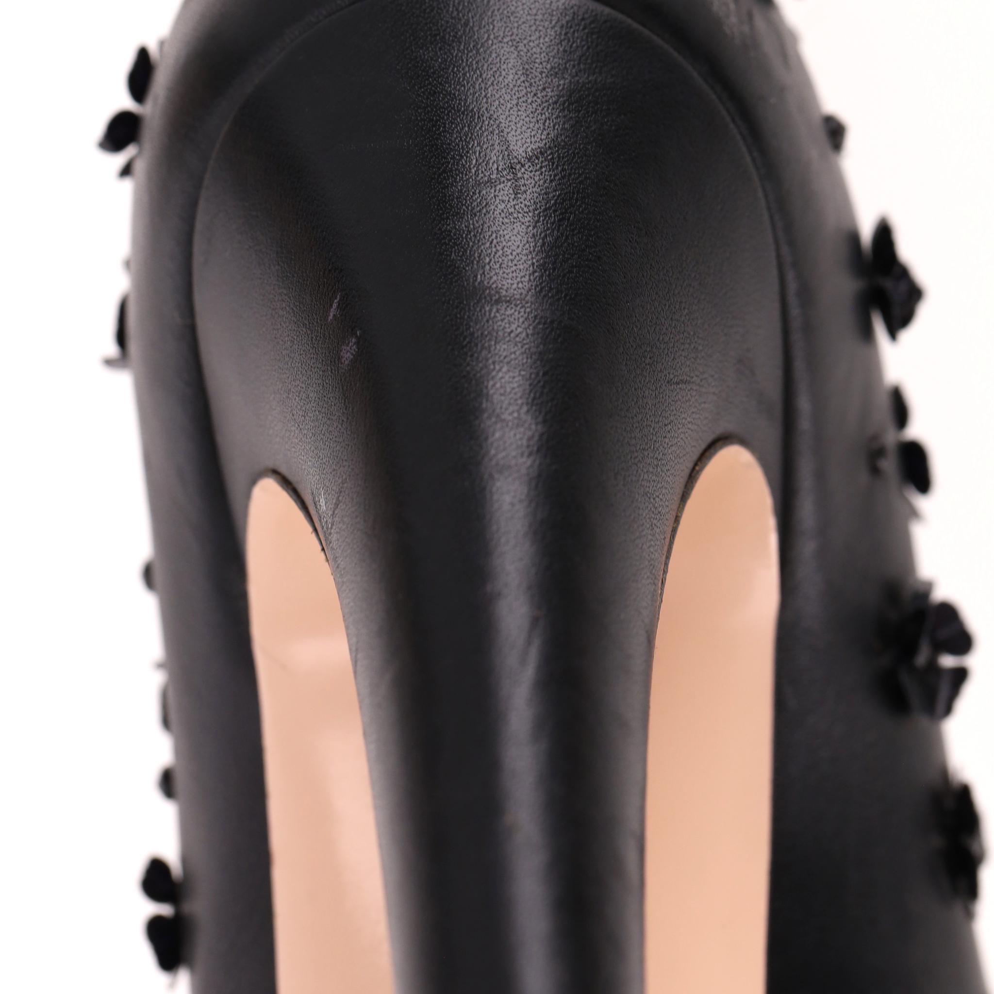 Rote Valentino Blume verschönert Leder Peep-Toe Heels im Angebot 5