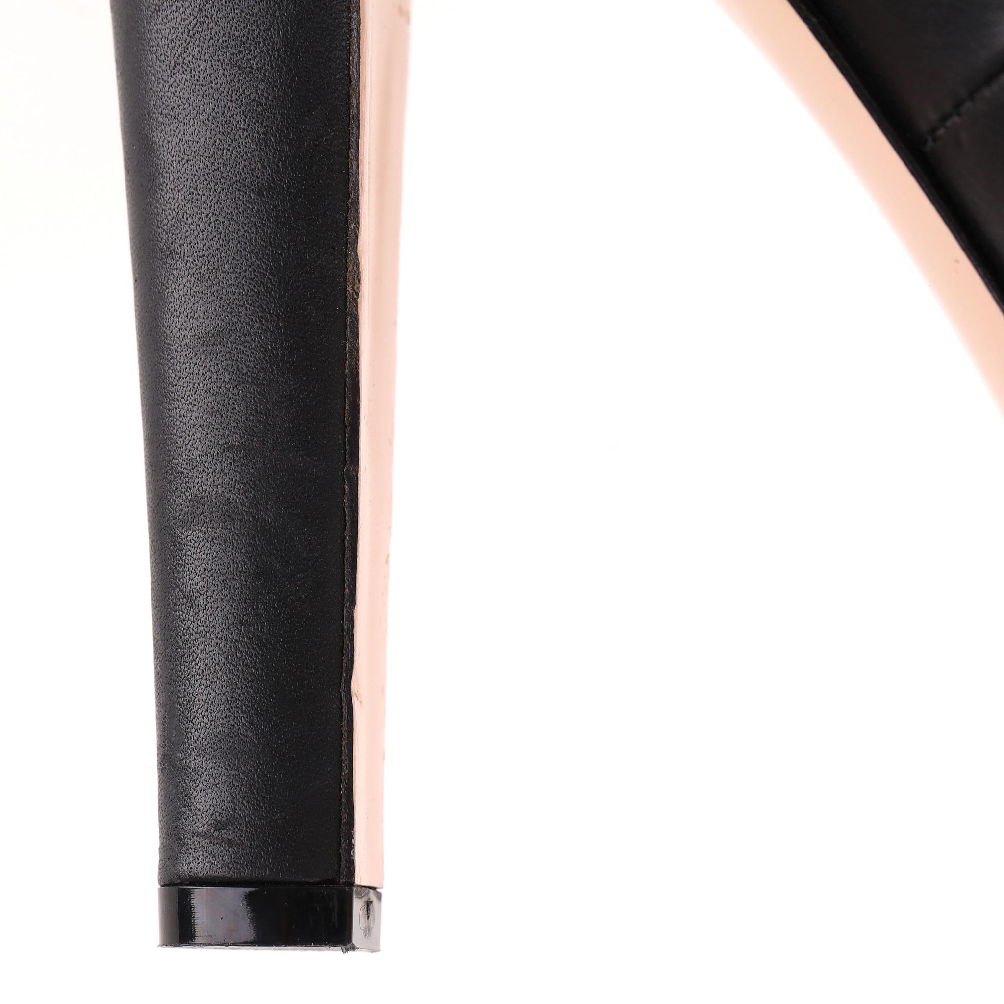 Rote Valentino Blume verschönert Leder Peep-Toe Heels im Angebot 6