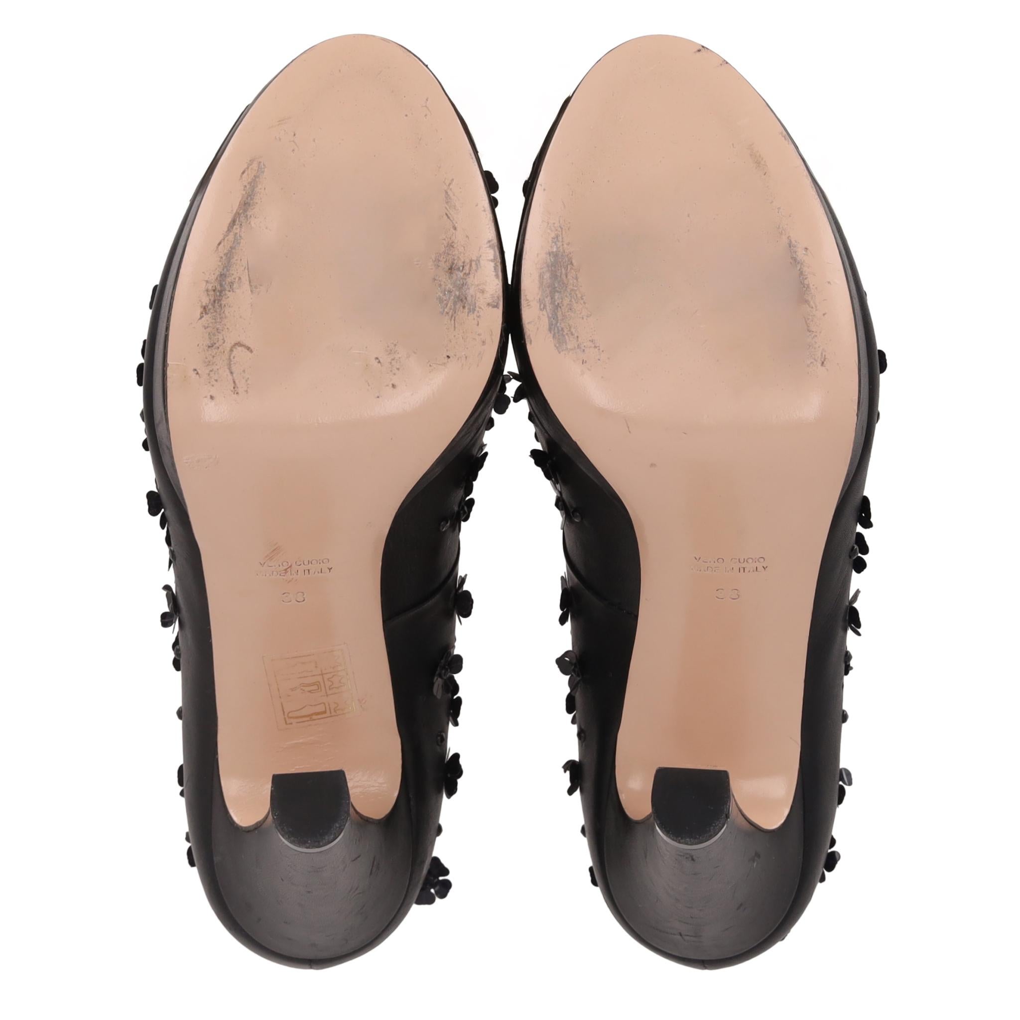 Rote Valentino Blume verschönert Leder Peep-Toe Heels Damen im Angebot