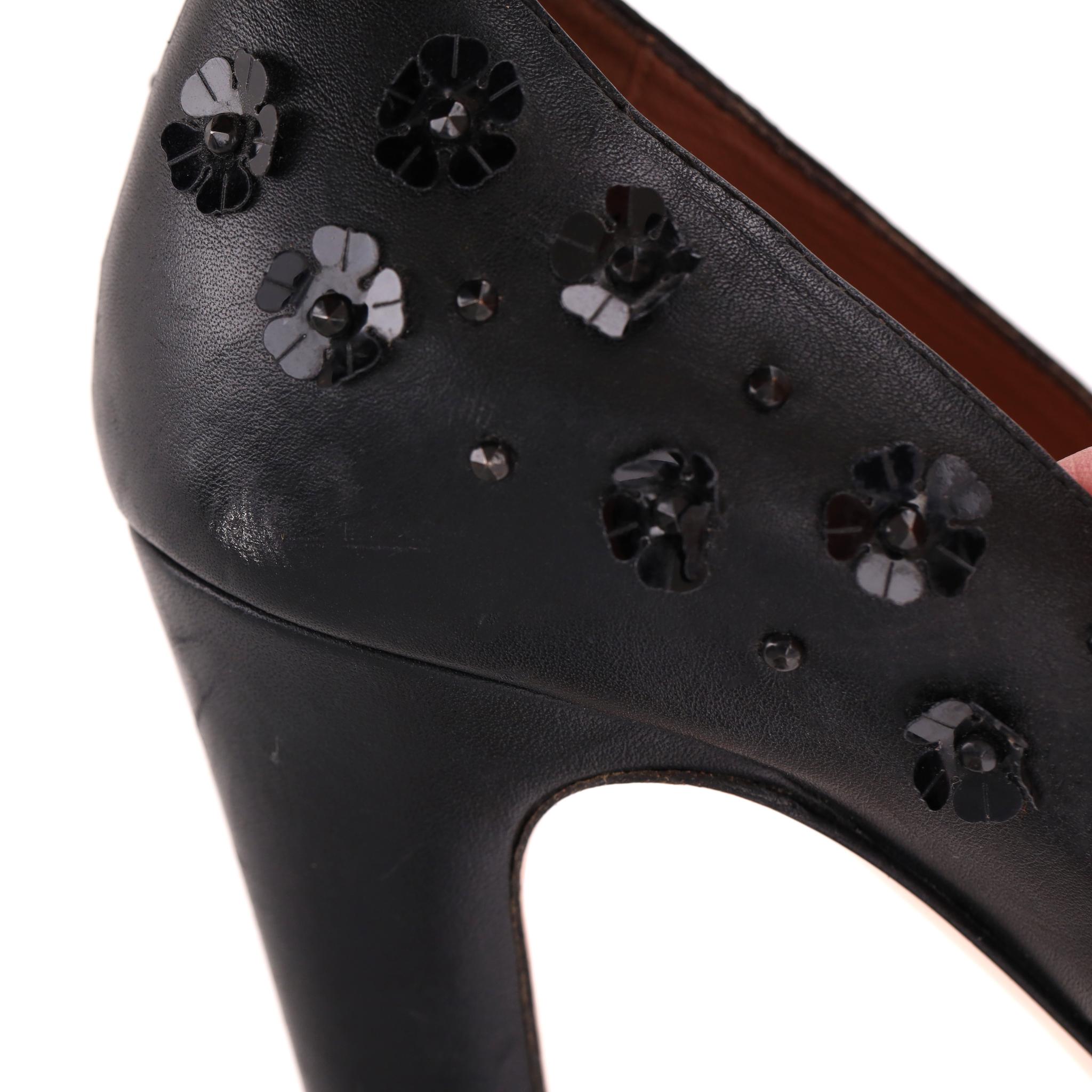 Rote Valentino Blume verschönert Leder Peep-Toe Heels im Angebot 2