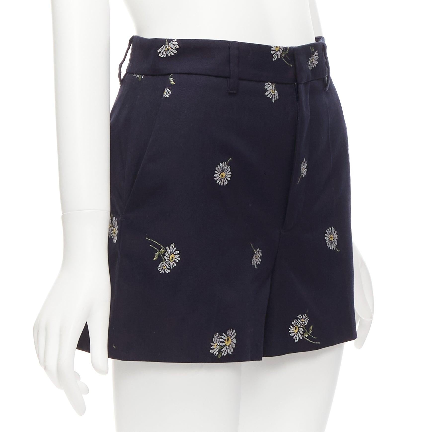 Black RED VALENTINO navy cotton daisy floral print high waisted shorts IT36 S For Sale