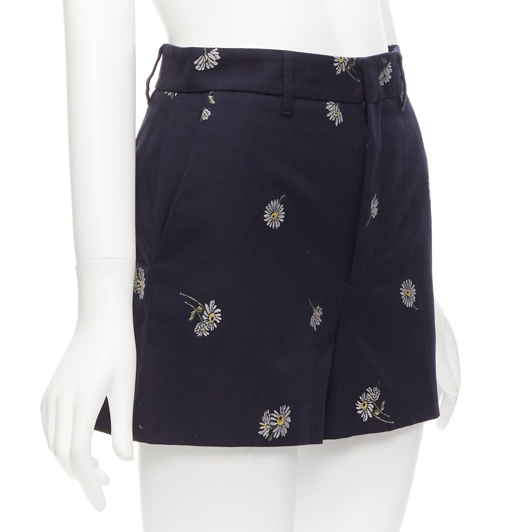Women's RED VALENTINO navy cotton daisy floral print high waisted shorts IT36 S For Sale