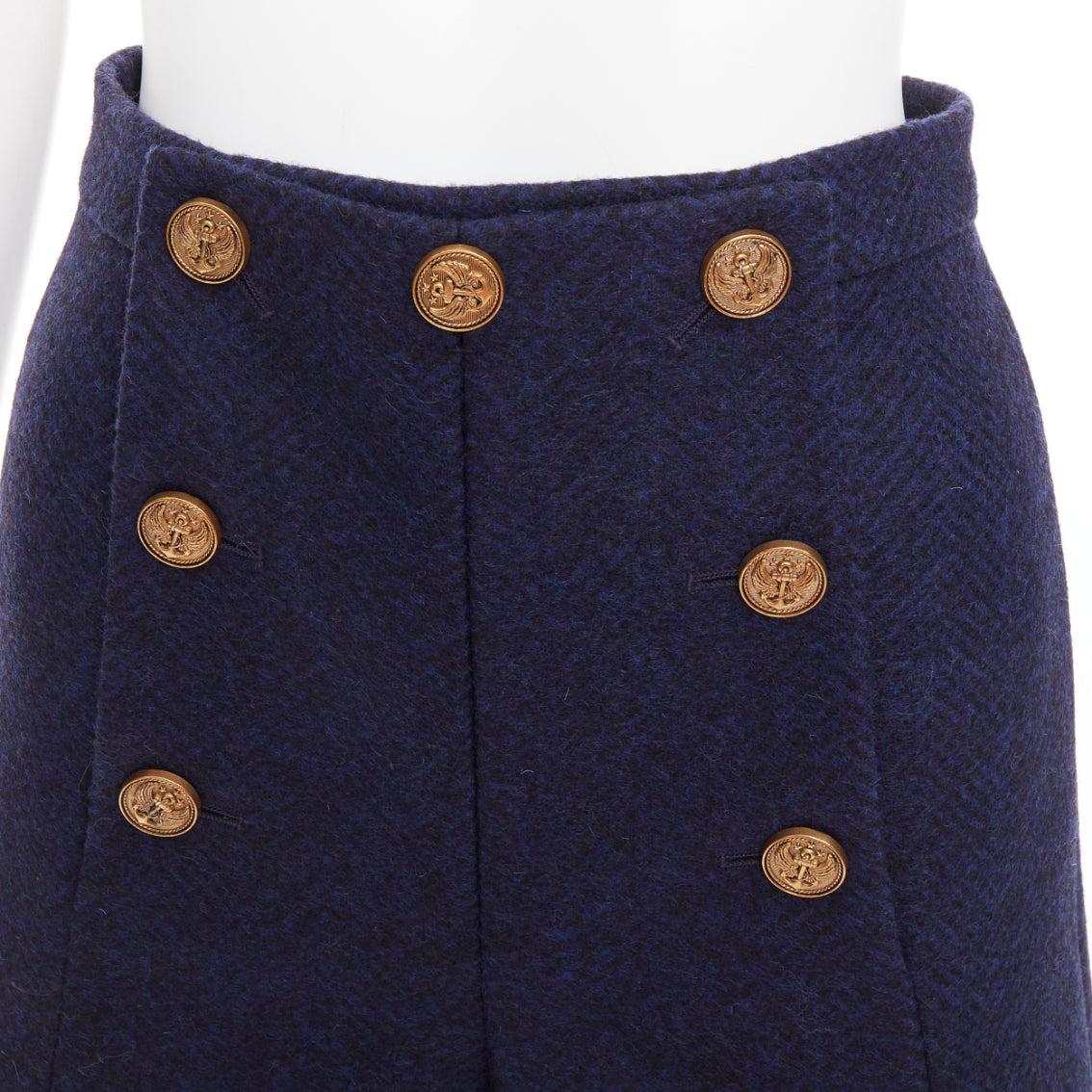 RED VALENTINO navy Schurwolle nautisch gold Knopf hohe Taille Shorts IT36 XXS
Referenz: AAWC/A01479
Marke: Red Valentino
MATERIAL: Schurwolle
Farbe: Marineblau, Gold
Muster: Solide
Verschluss: Reißverschluss
Innenfutter: Schwarzer Stoff
Zusätzliche