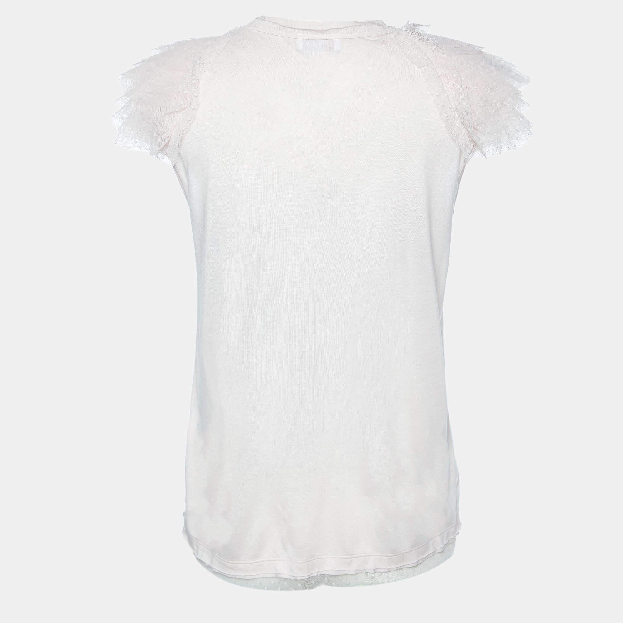 Consigue la comodidad y el estilo casual adecuados con esta camiseta de diseño. Diseñada para ser fiable y duradera, la creación tiene un escote sencillo y detalles de la firma.
