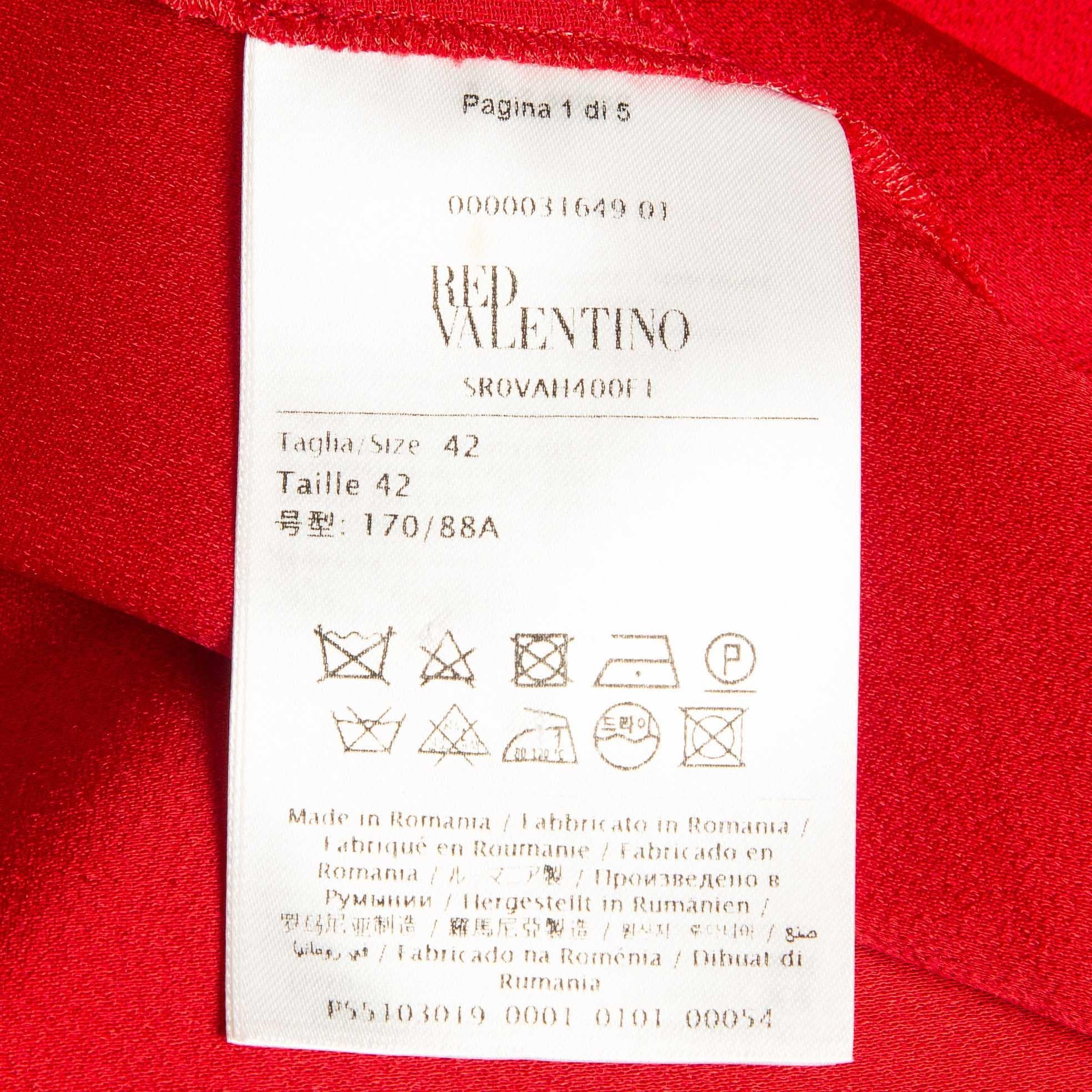 Valentino rouge  Mini robe en crêpe à encolure nouée et à volants M. en vente 1