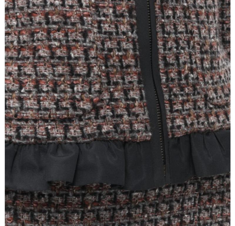 RED VALENTINO red grey wool tweed black ruffle trim jacket skirt set For Sale 5