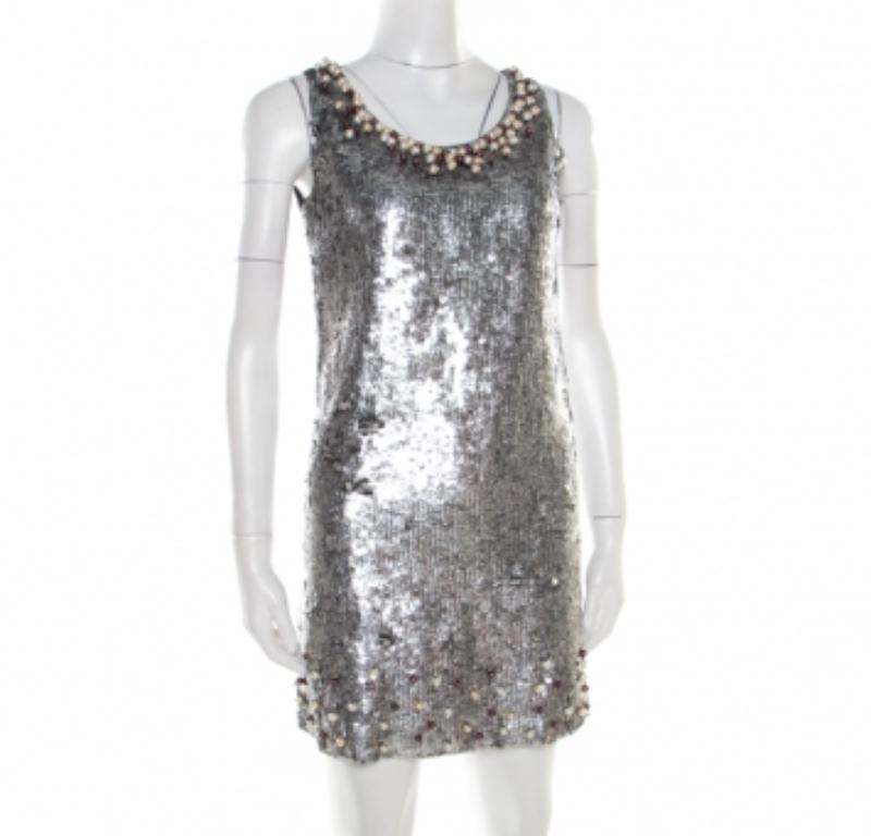 Red Valentino Silver Sequined Pearl Embellished Sleeveless Mini Shift Dress S Bon état - En vente à Dubai, Al Qouz 2