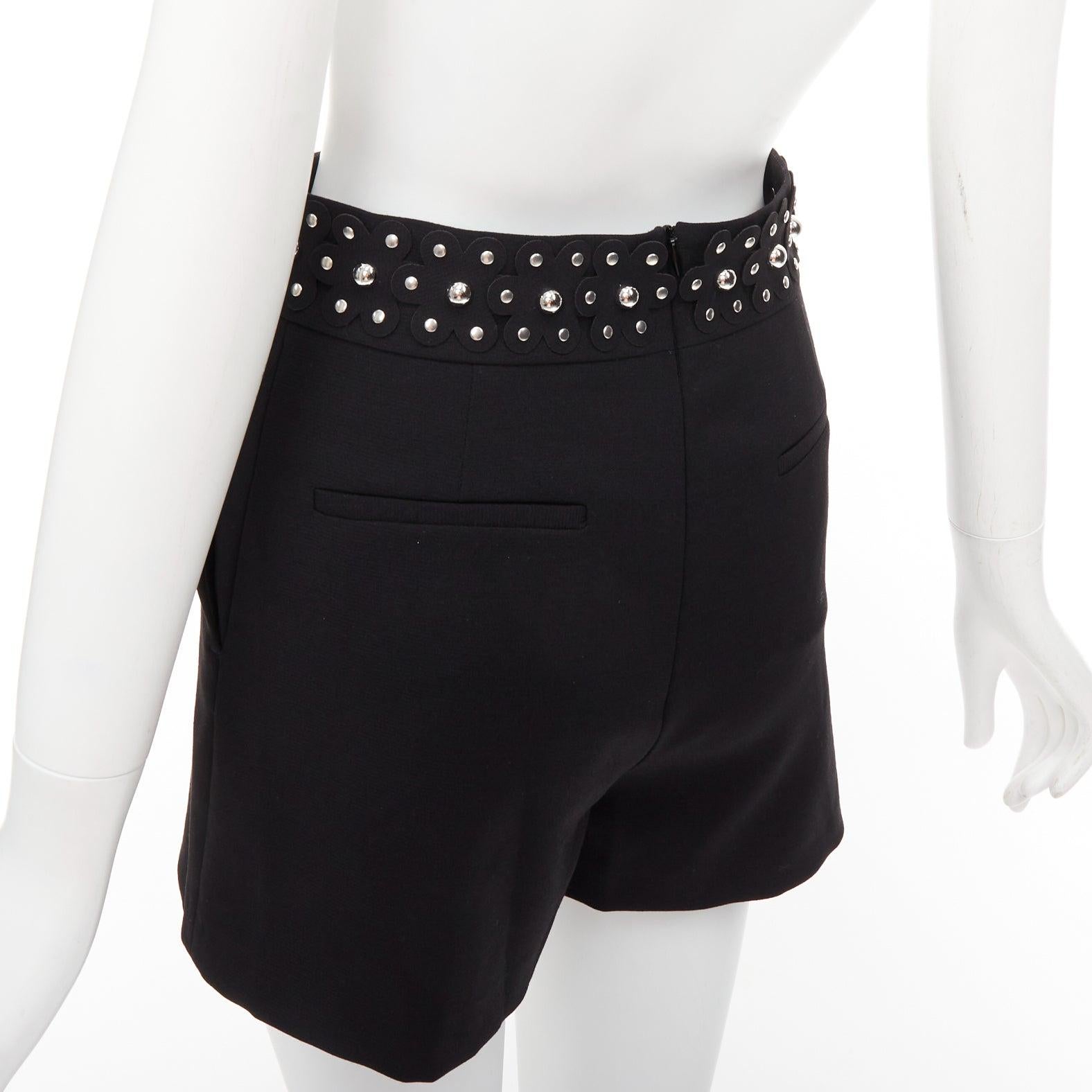 RED VALENTINO short noir à appliques laser florales cloutées argentées IT38 XS en vente 3