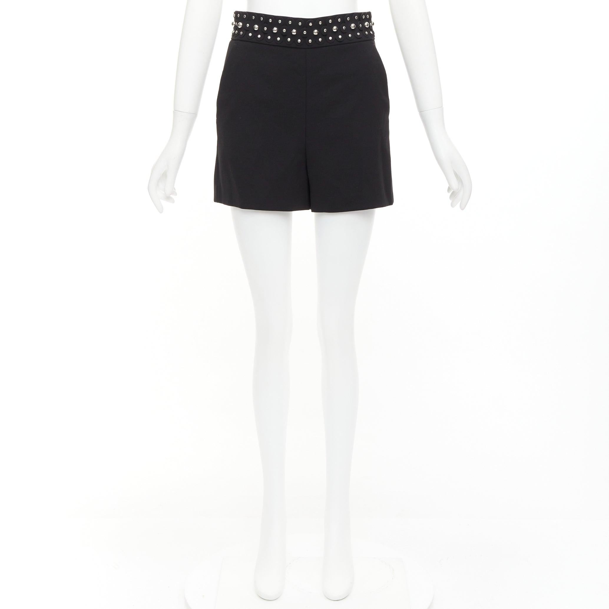 RED VALENTINO short noir à appliques laser florales cloutées argentées IT38 XS en vente 5