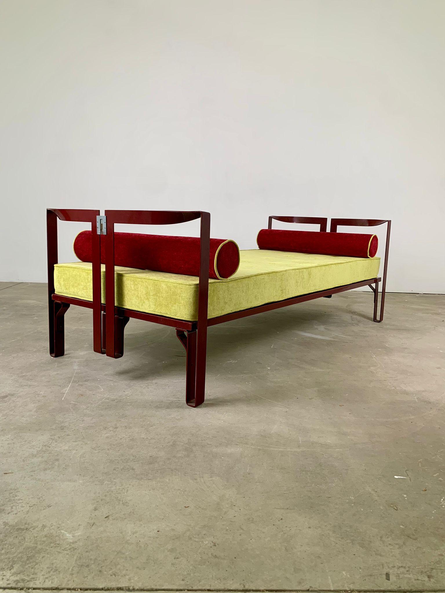 Métal Lit simple Vanessa rouge de Tobia Scarpa pour Simon, Italie, années 1960 en vente