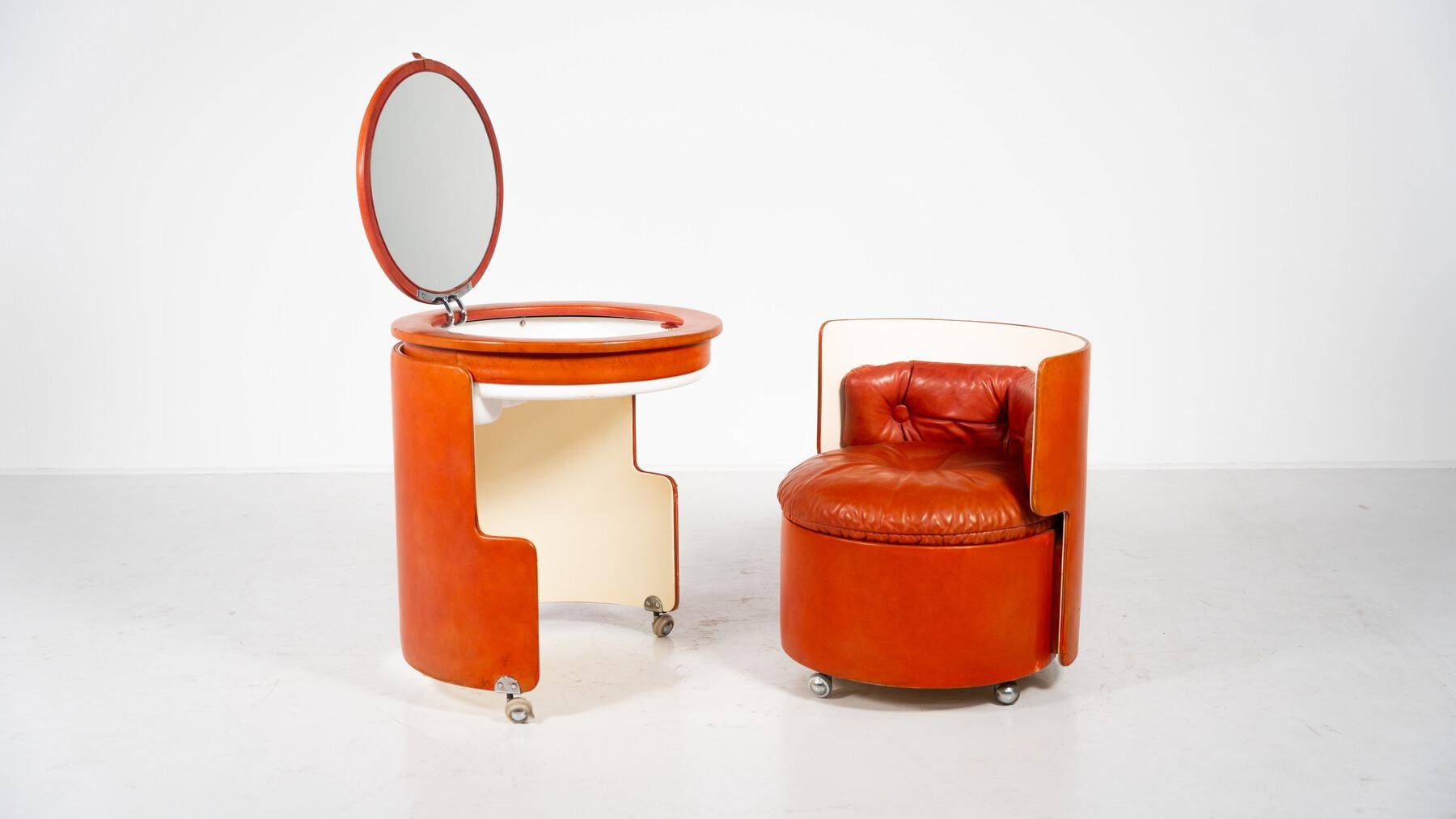 Vanity Mod. rouge Dilly Daily de Luigi Massoni pour Poltrona Frau, 1968 6
