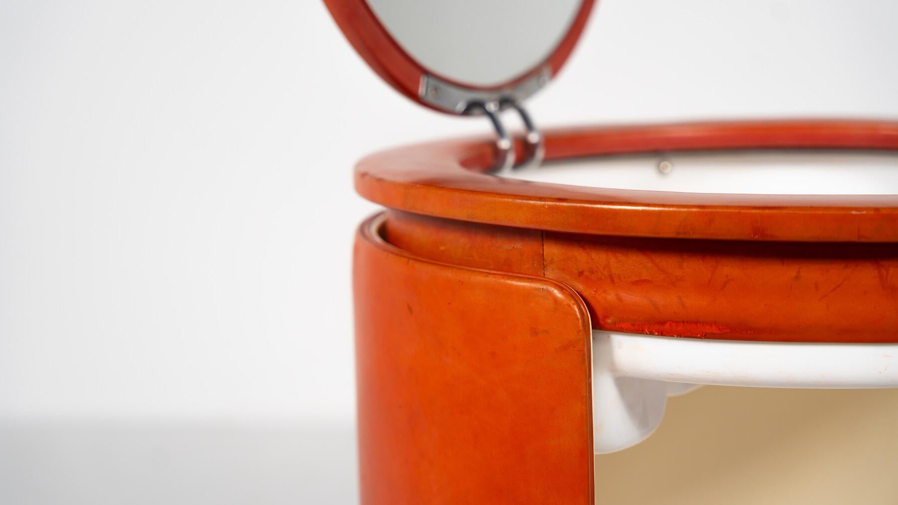 Vanity Mod. rouge Dilly Daily de Luigi Massoni pour Poltrona Frau, 1968 9