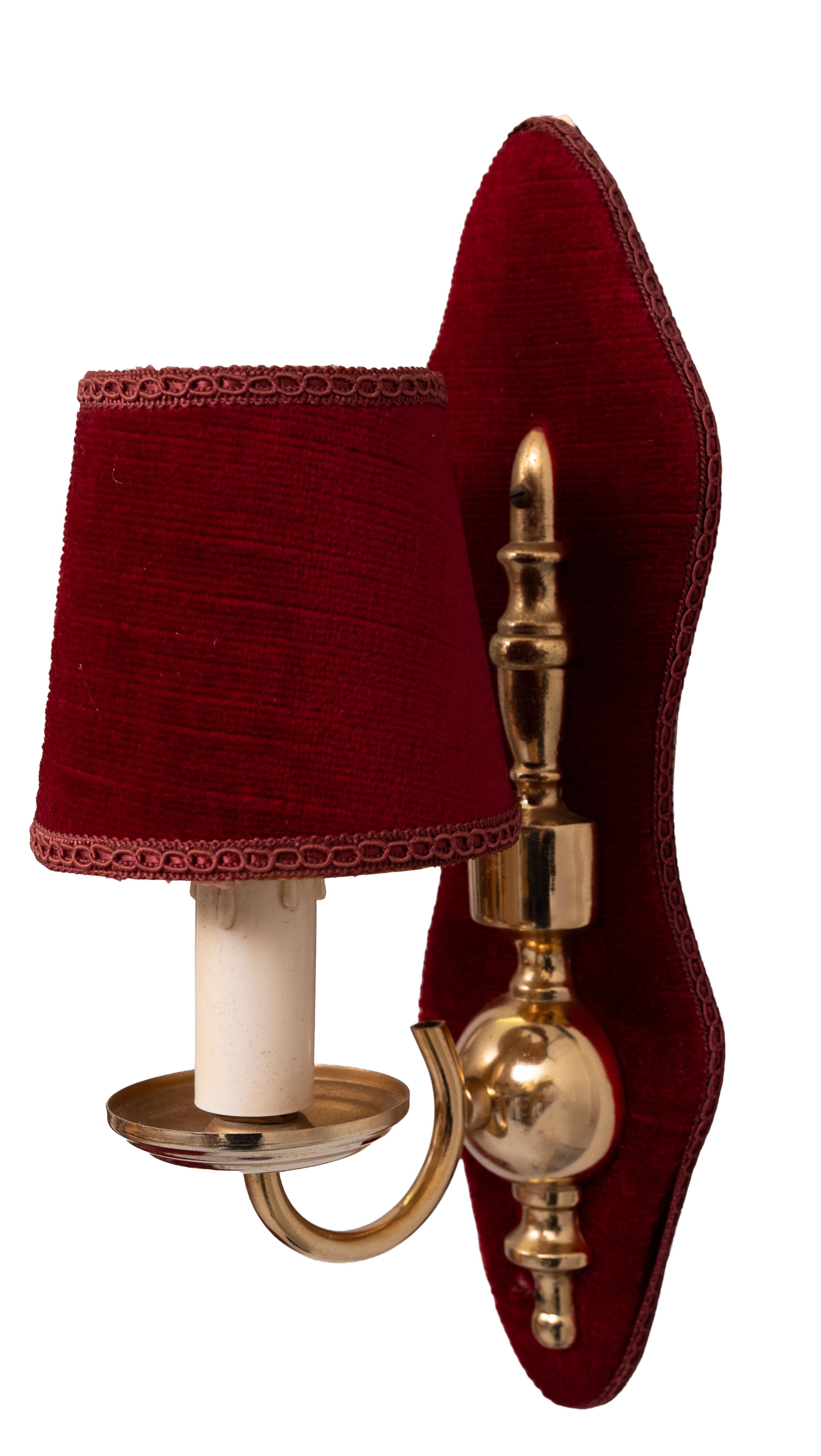 Set da sala in velluto rosso 7 pezzi 1960s In condizioni buone in vendita a Den Haag, NL