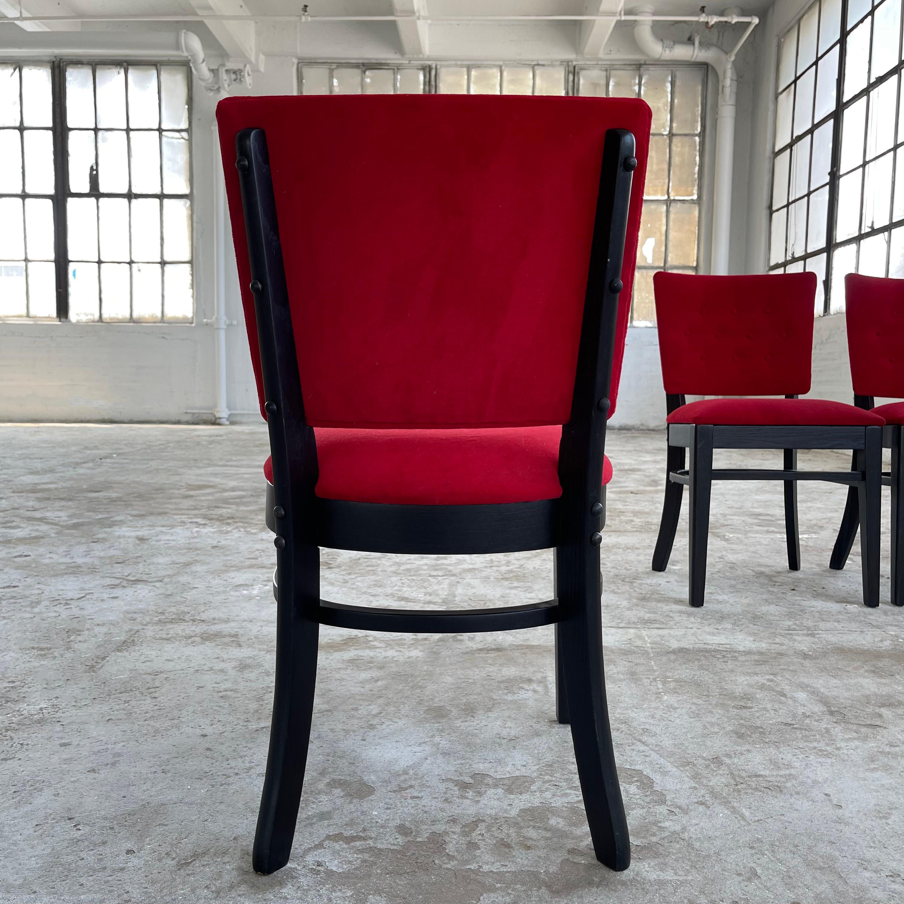 20th Century Red Velvet And Ebonized Oak Café Dining Chairs For Sale