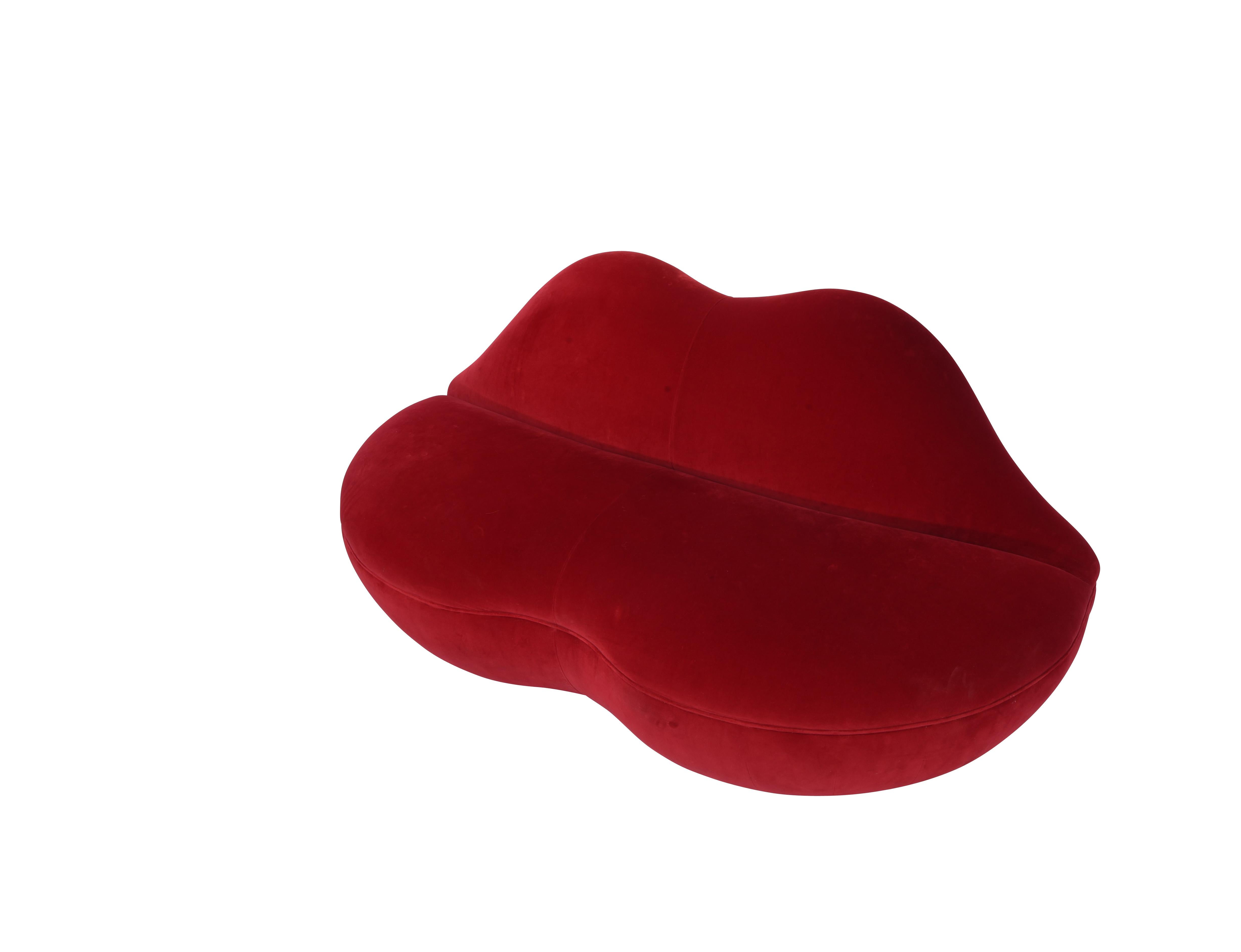 red lips couch
