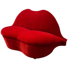 Red Velvet Marylin Bocca Style Sofa