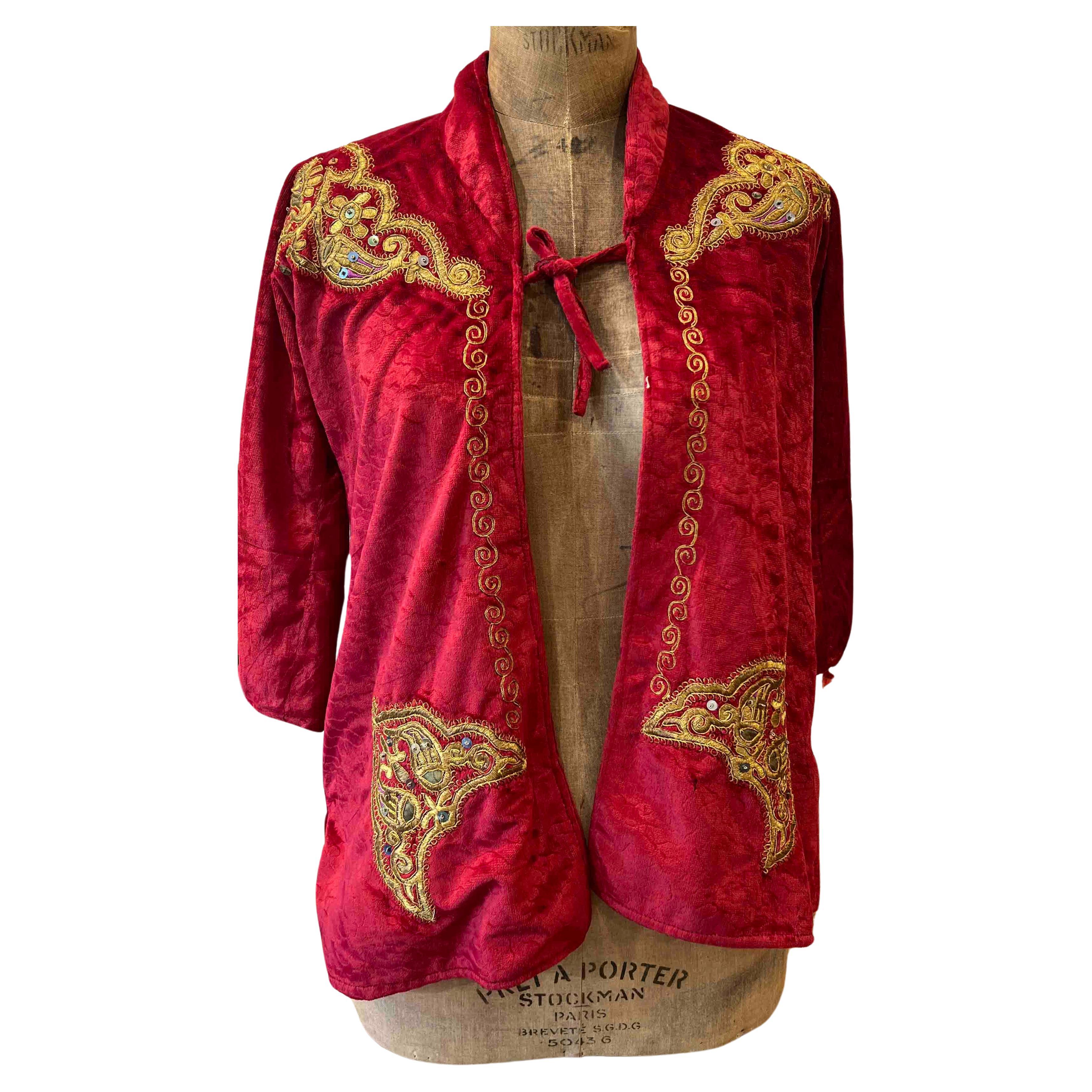 Gilet in velluto rosso Italia, XIX secolo, ricamato con decorazioni floreali - 1214
