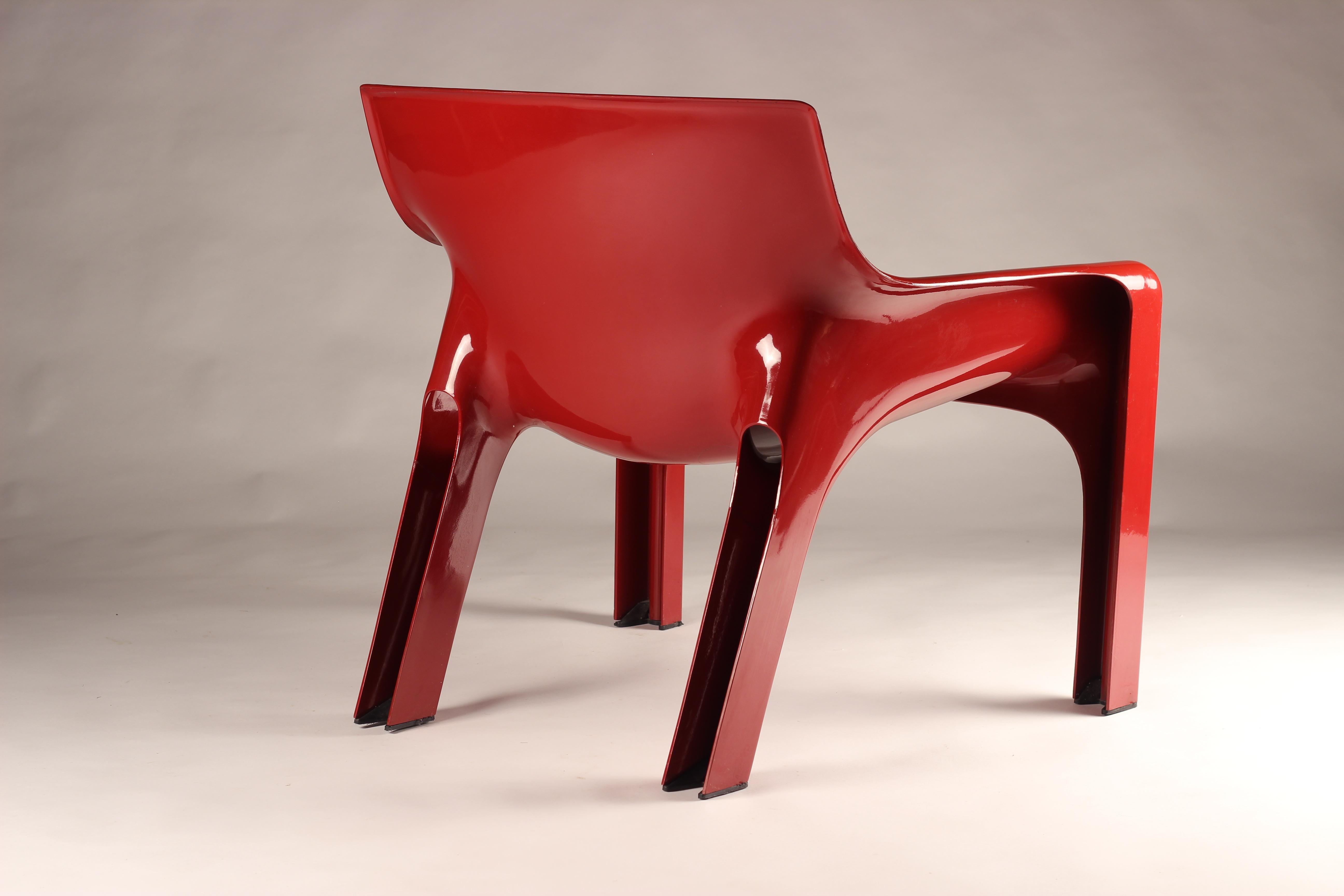 Late 20th Century Pair of Red Vicario Lounge Chairs Design by Vico Magistretti Made by Artemide