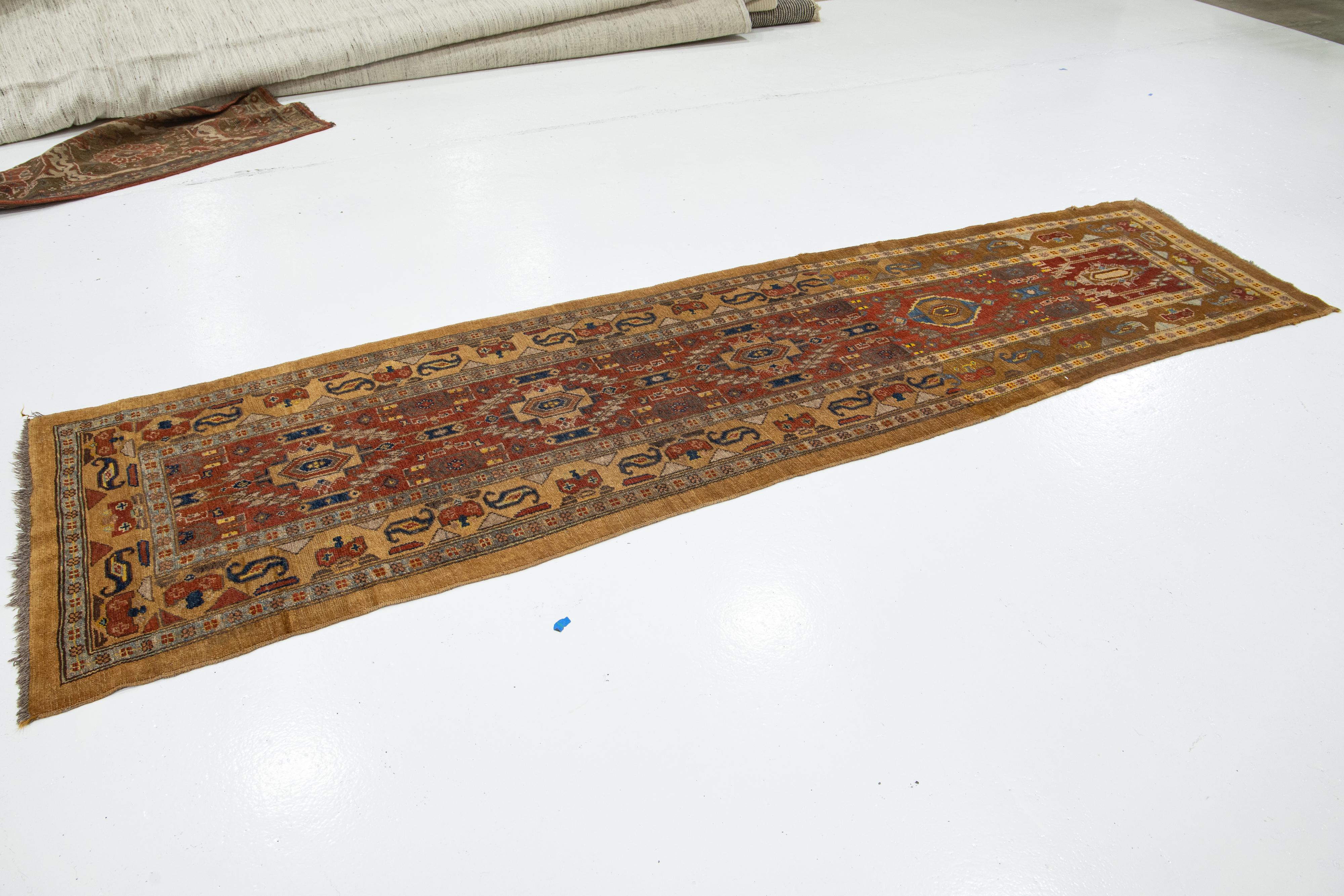 Roter Vintage-Läufer aus Bakshaeish-Wolle mit Stammesmuster (Afghanisch) im Angebot