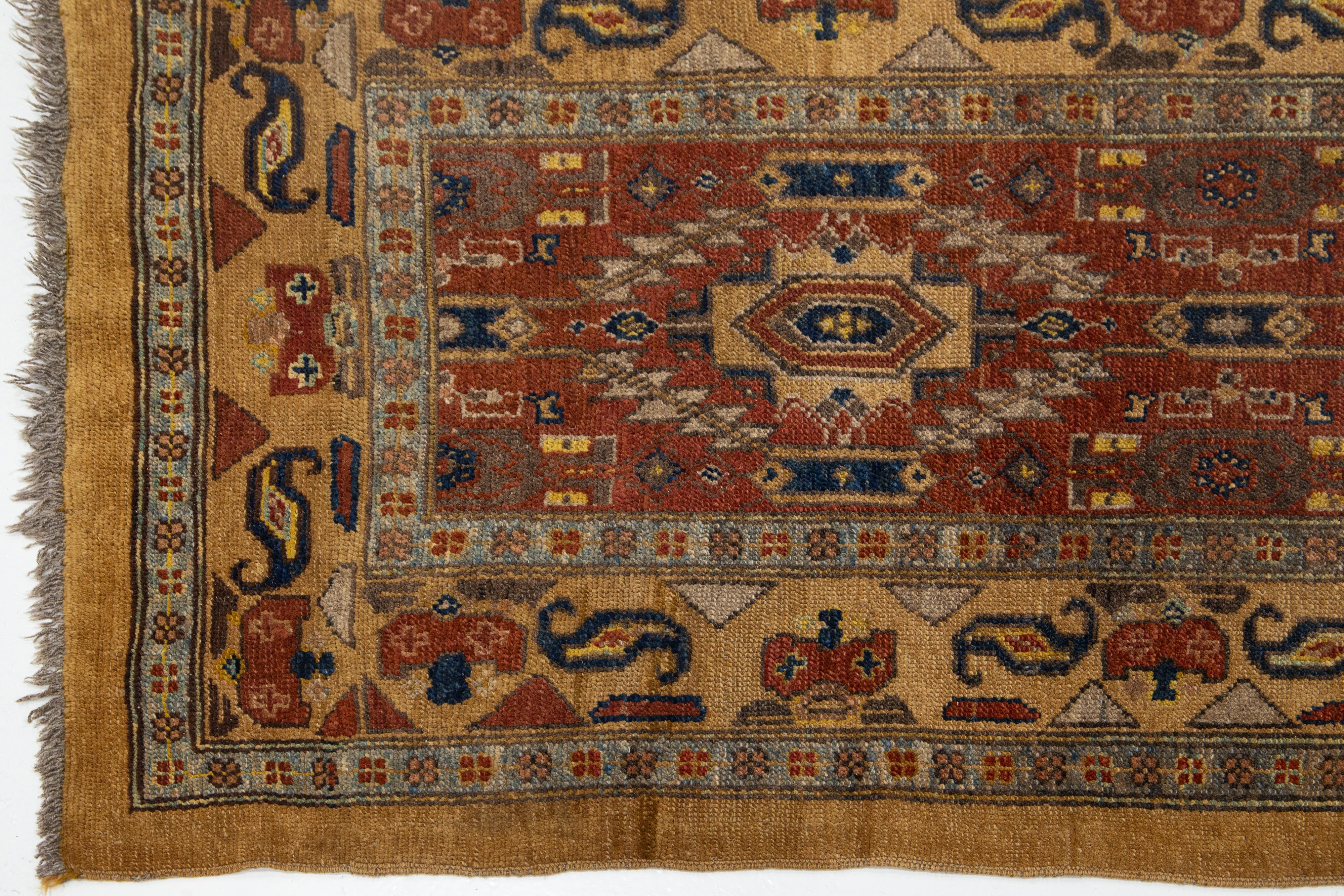 Roter Vintage-Läufer aus Bakshaeish-Wolle mit Stammesmuster (Ende des 20. Jahrhunderts) im Angebot