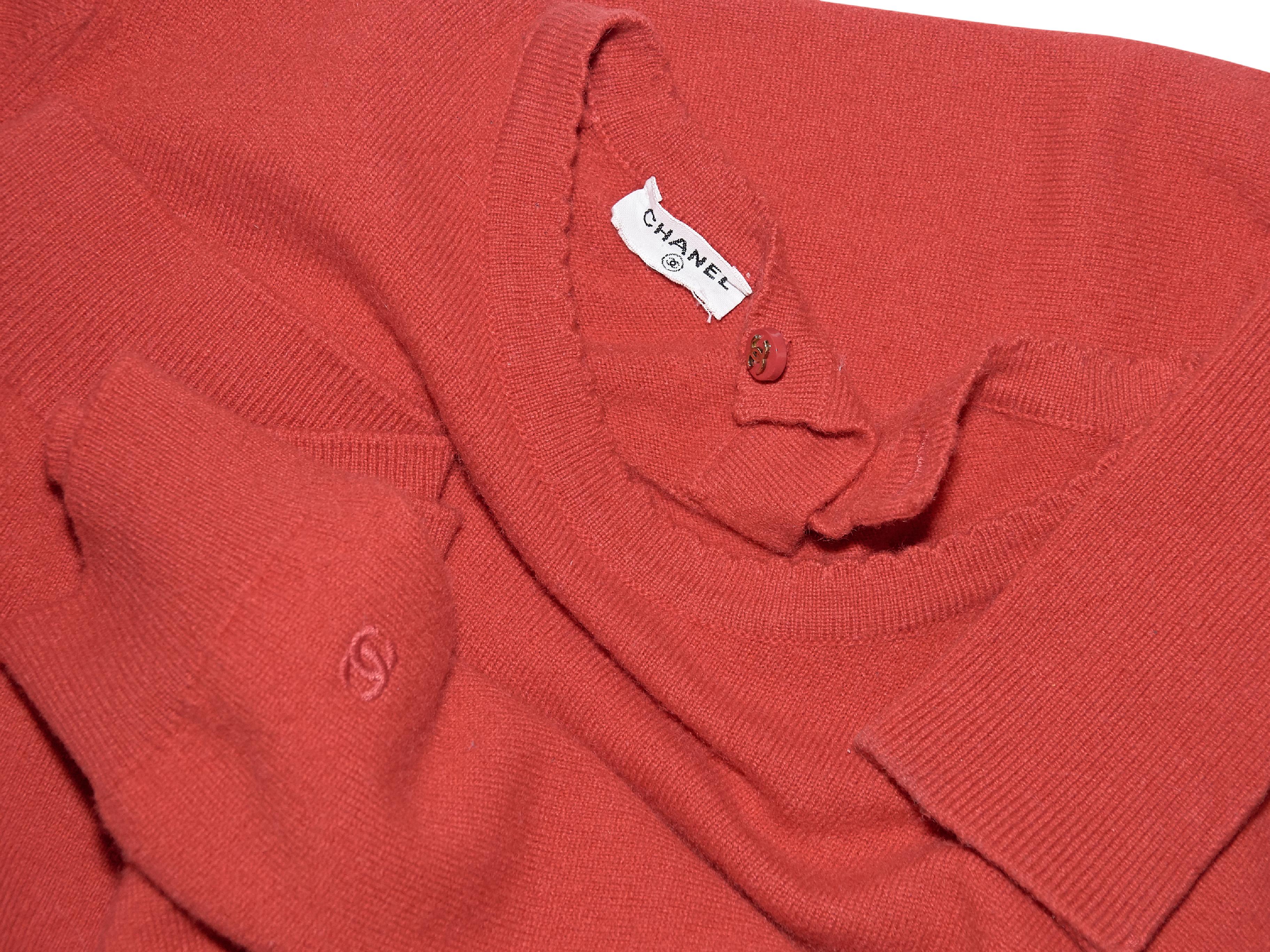 Red Vintage Chanel Cashmere Sweater im Zustand „Gut“ in New York, NY
