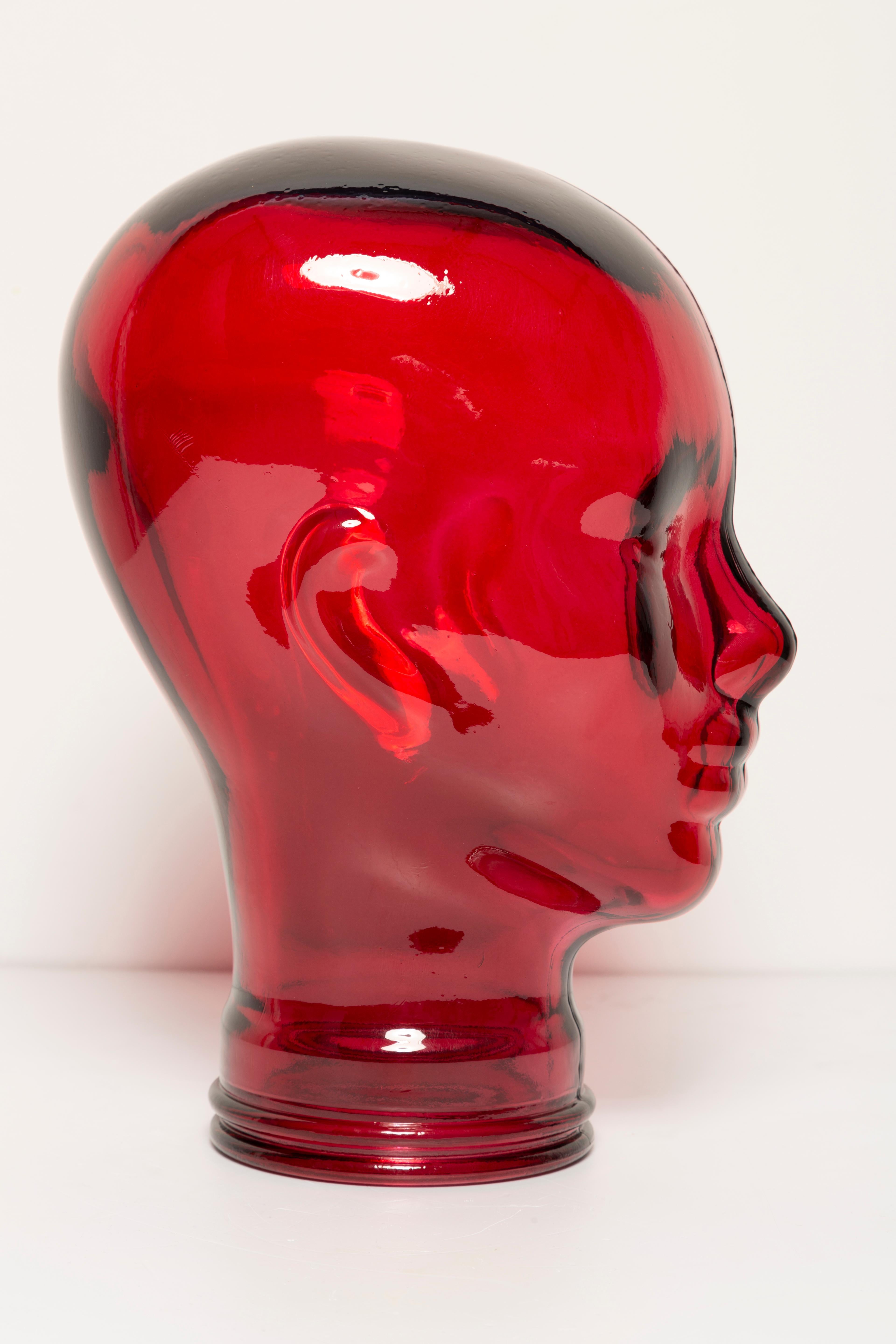 Sculpture de tête de mannequin décorative en verre rouge vintage, 1970, Allemagne Bon état - En vente à 05-080 Hornowek, PL