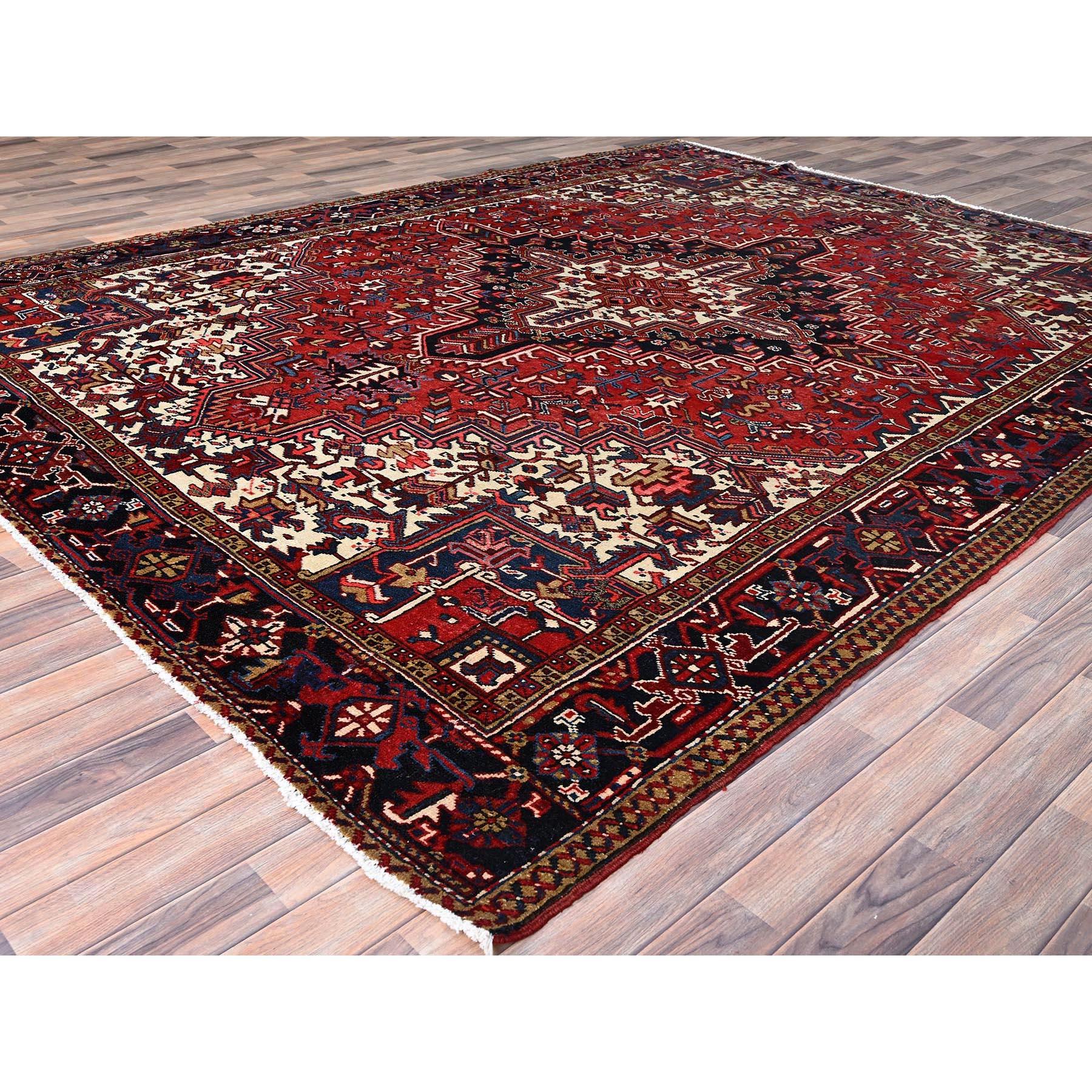 Noué à la main Tapis Heriz persan charmant de style village, rouge vintage, noué à la main en vente