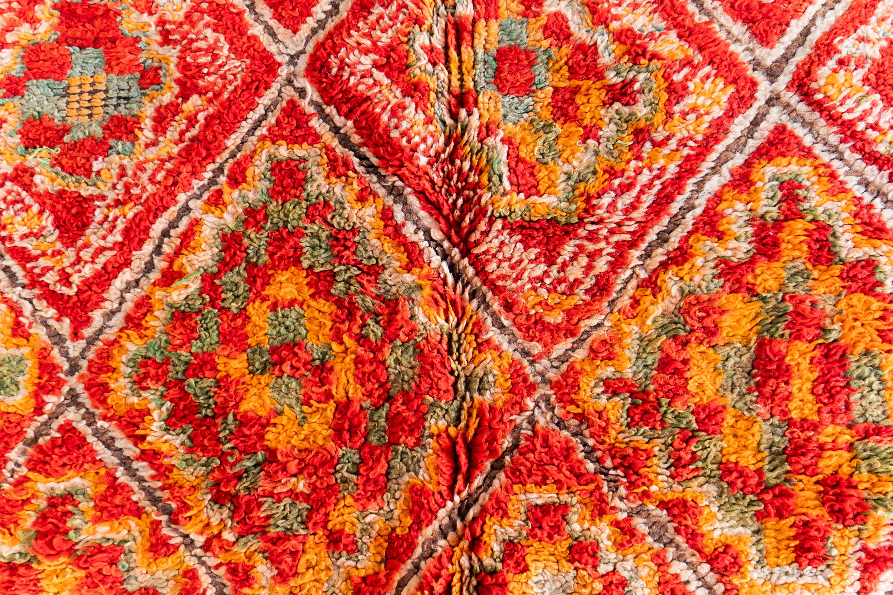 Rot Vintage marokkanischen Berber Teppich aus 70er Jahren 100% Wolle 5.4x9 Ft 165x275 Cm (Art déco) im Angebot