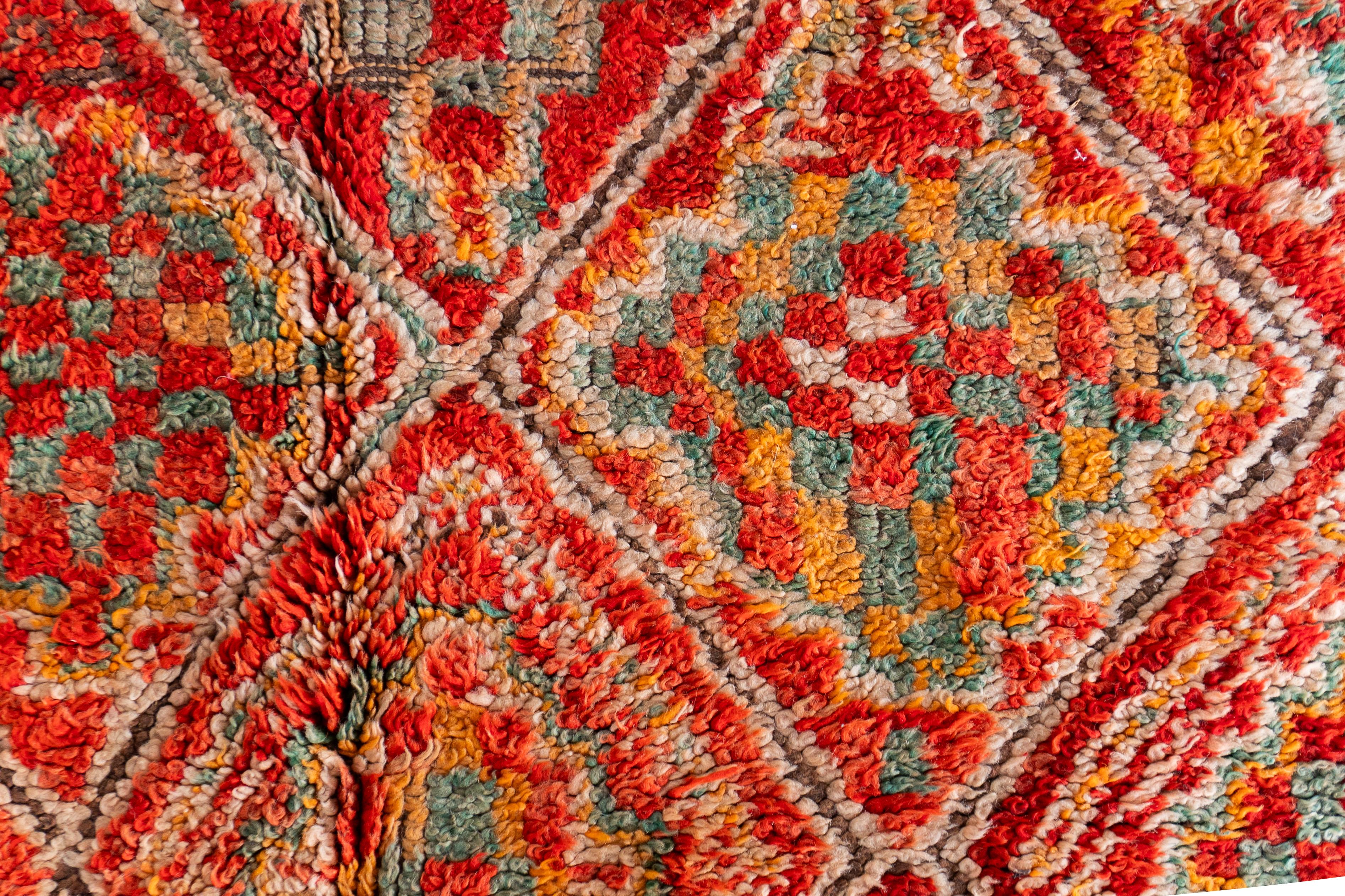 Hand-Knotted Red Vintage Moroccan Berber Rug from 70s 100% wool 5.4x9 Ft 165x275 Cm For Sale